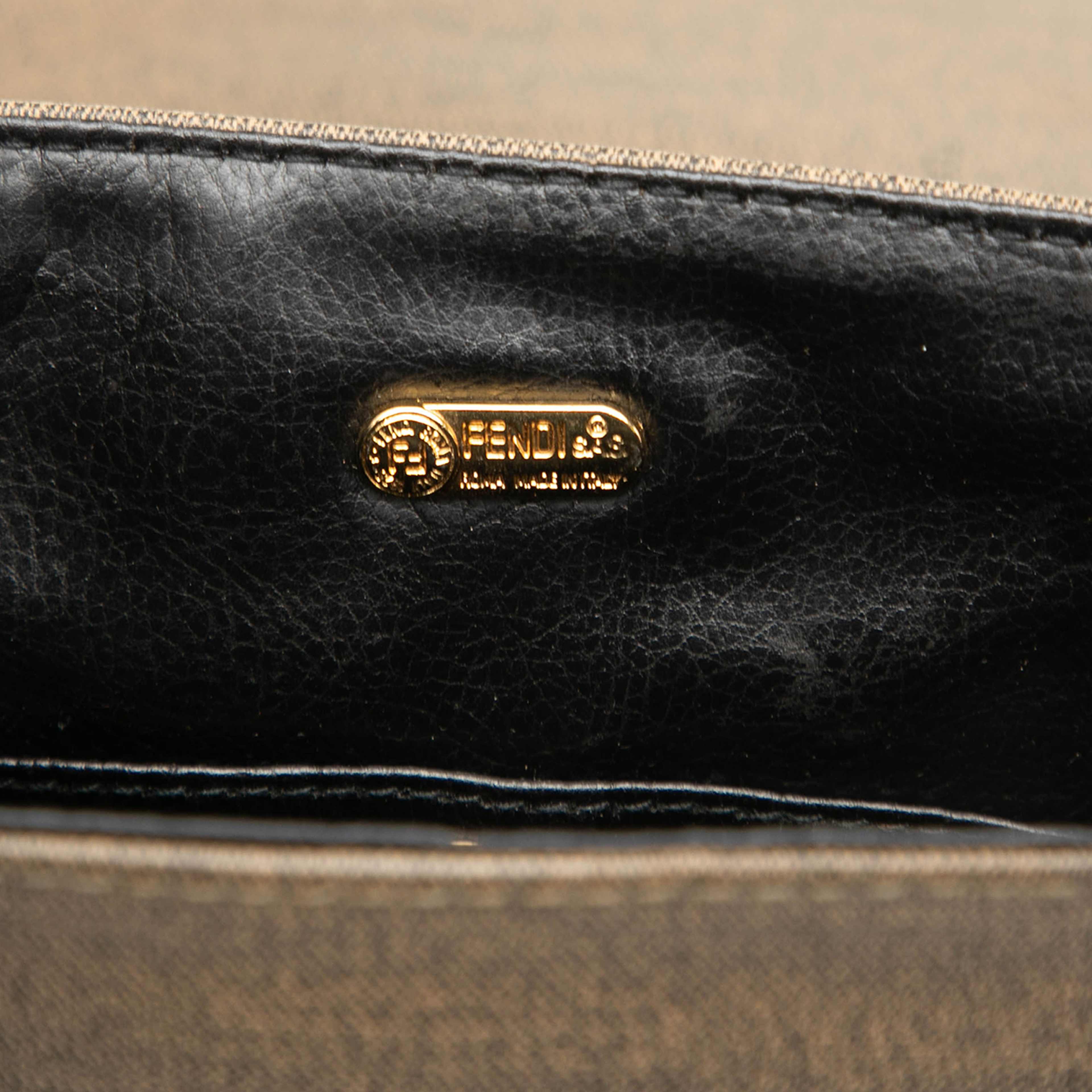 Fendi Canvas Ff Crossbody, från Luxclusif, i färgen brun. Klicka för att öppna bilden i stort format