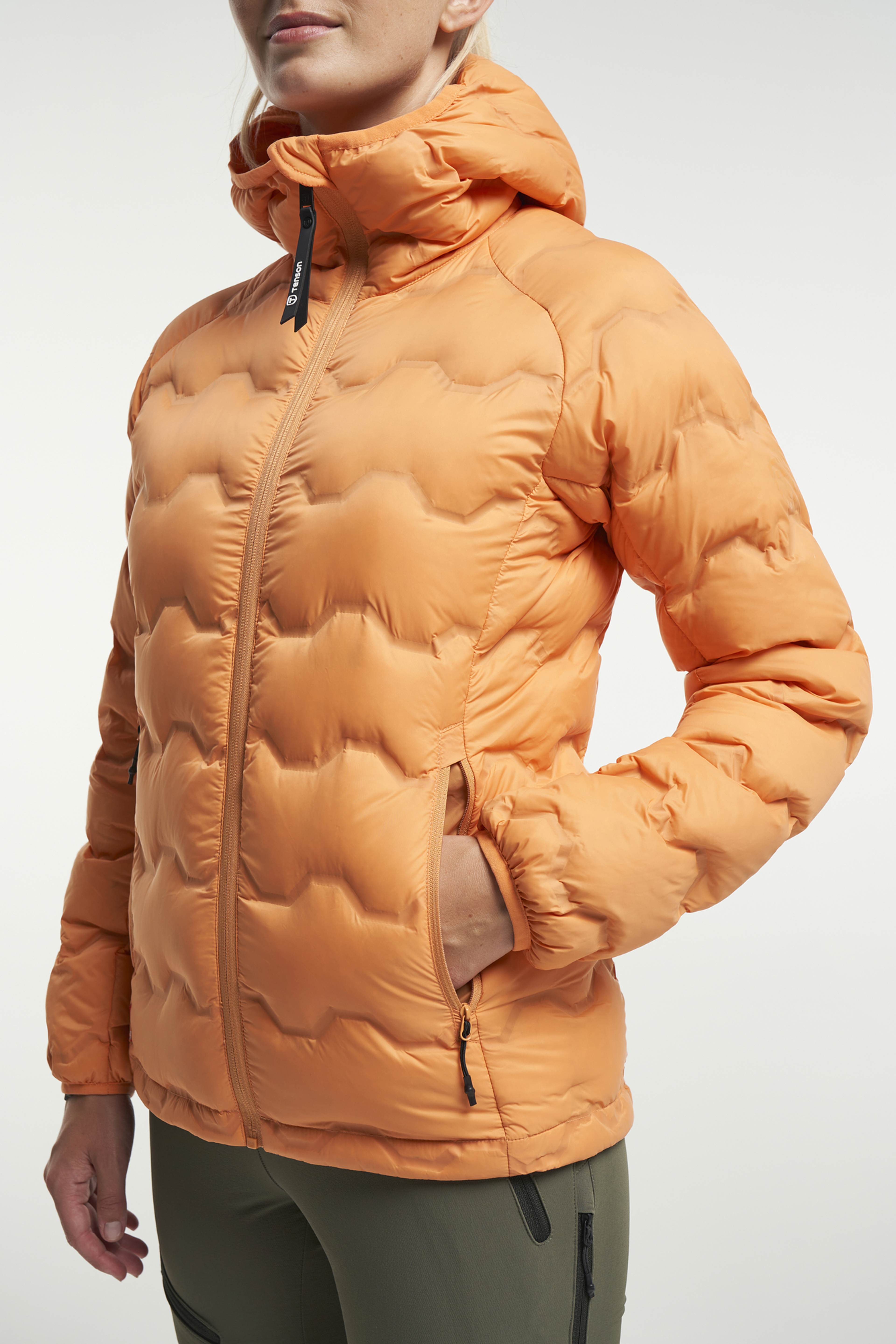 Txlite Shibui Down Jacket Women, från Tenson, i färgen aprikos. Klicka för att öppna bilden i stort format