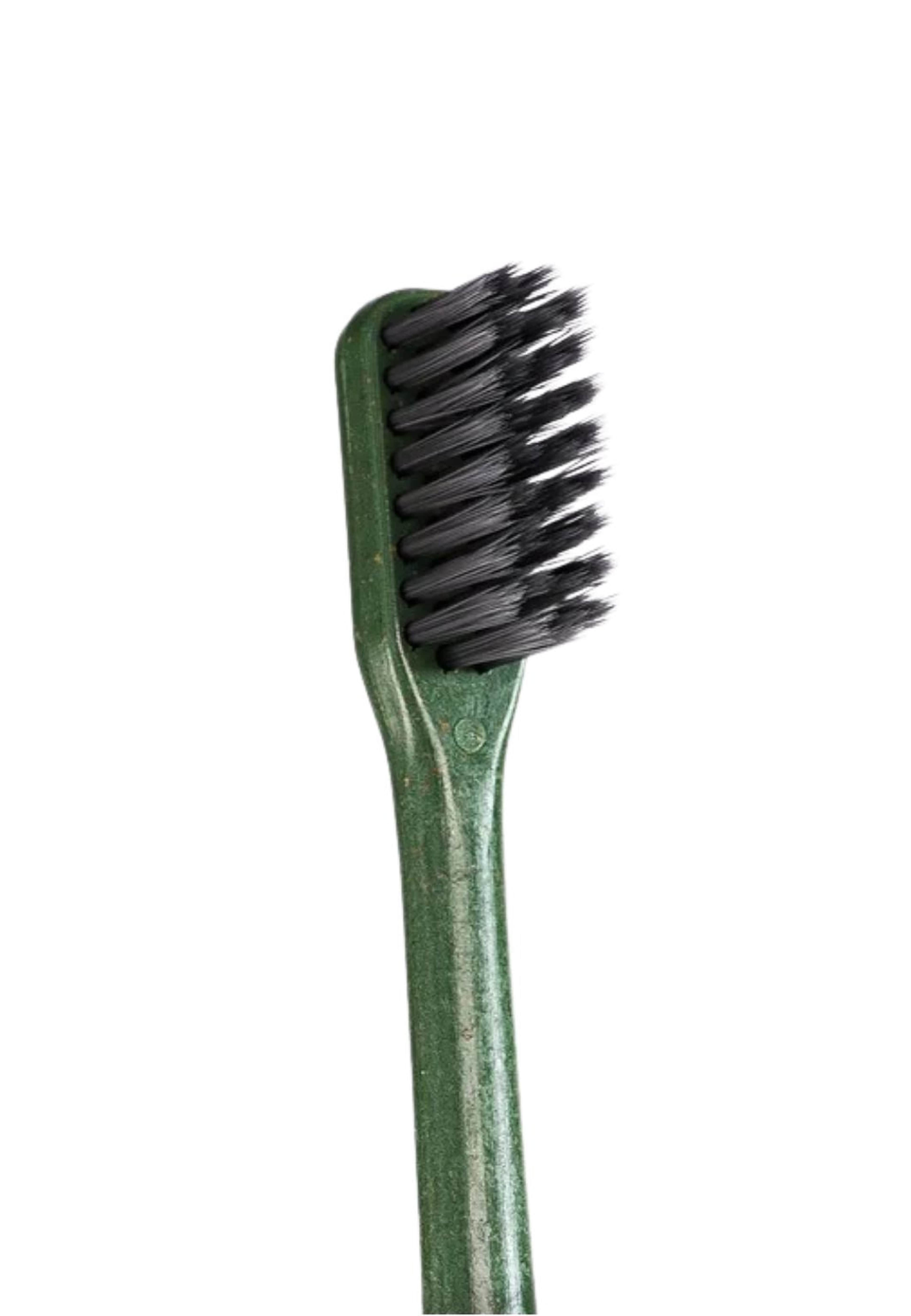 Essential Toothbrush Quad Kit, från Etinour, i färgen grön. Klicka för att öppna bilden i stort format