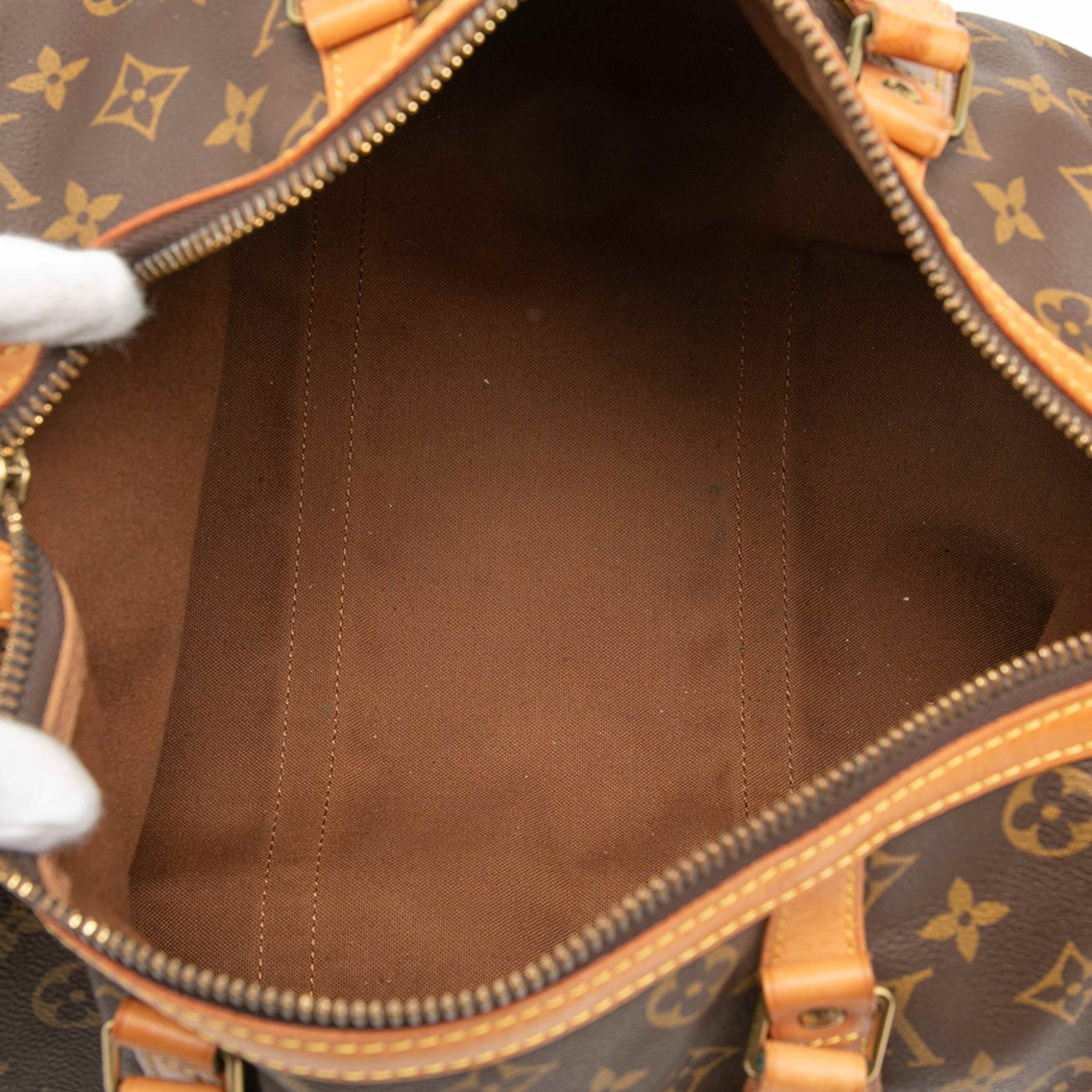 Louis Vuitton Monogram Sac Souple 35, från Luxclusif, i färgen brown. Klicka för att öppna bilden i stort format