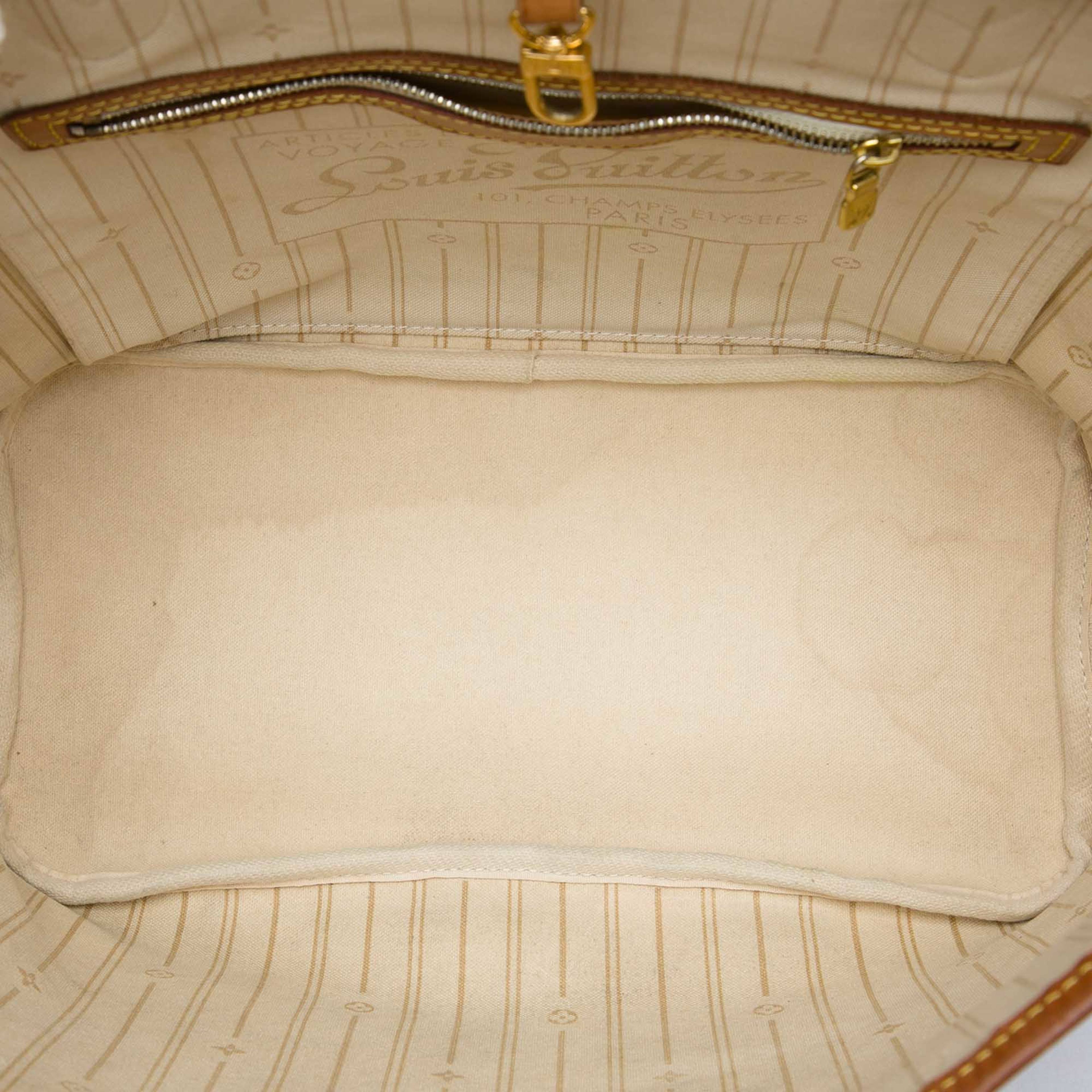 Louis Vuitton Damier Azur Neverfull Mm, från Luxclusif, i färgen vit. Klicka för att öppna bilden i stort format
