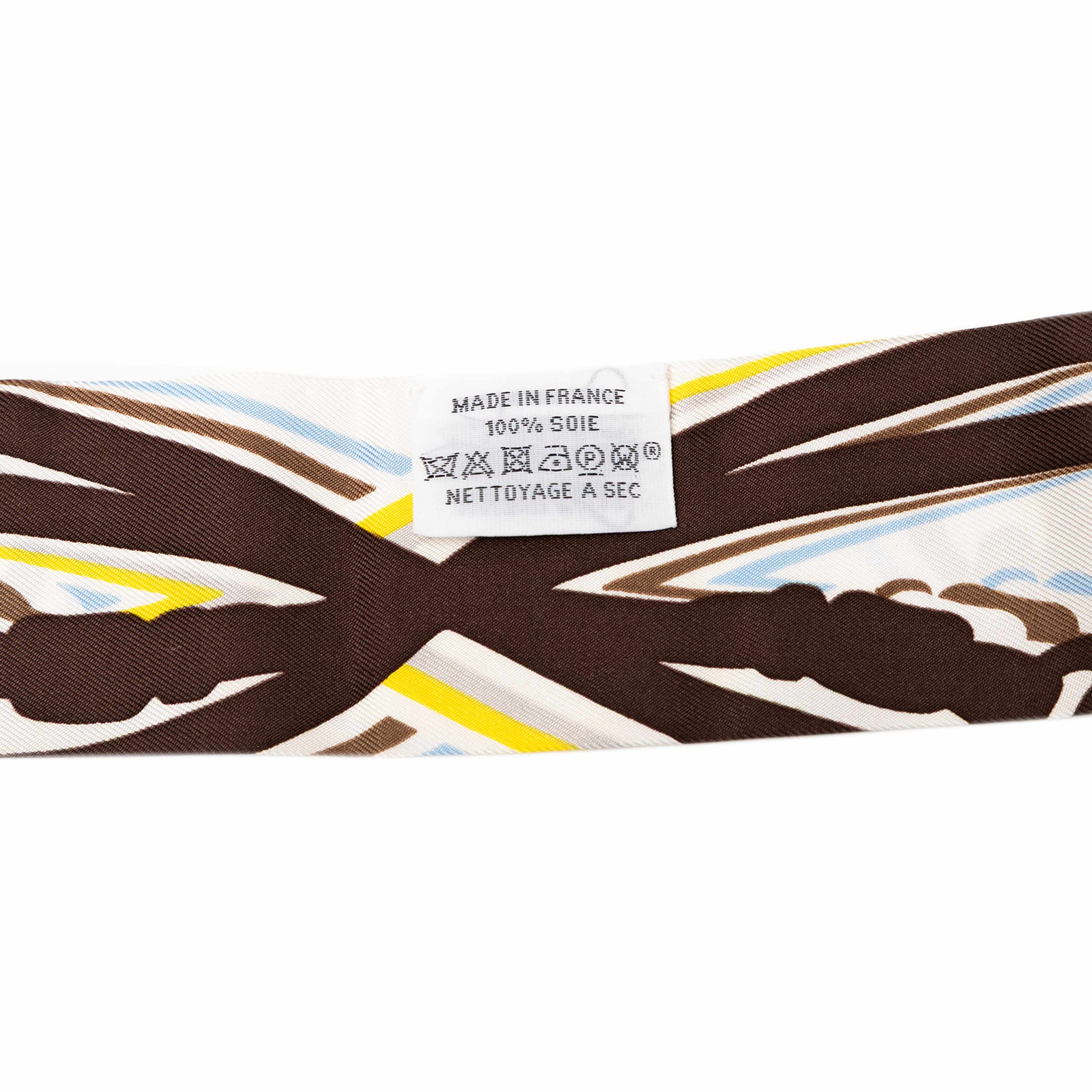 Hermès Brides De Gala Shadow Twilly Silk Scarf, från Luxclusif, i färgen white. Klicka för att öppna bilden i stort format