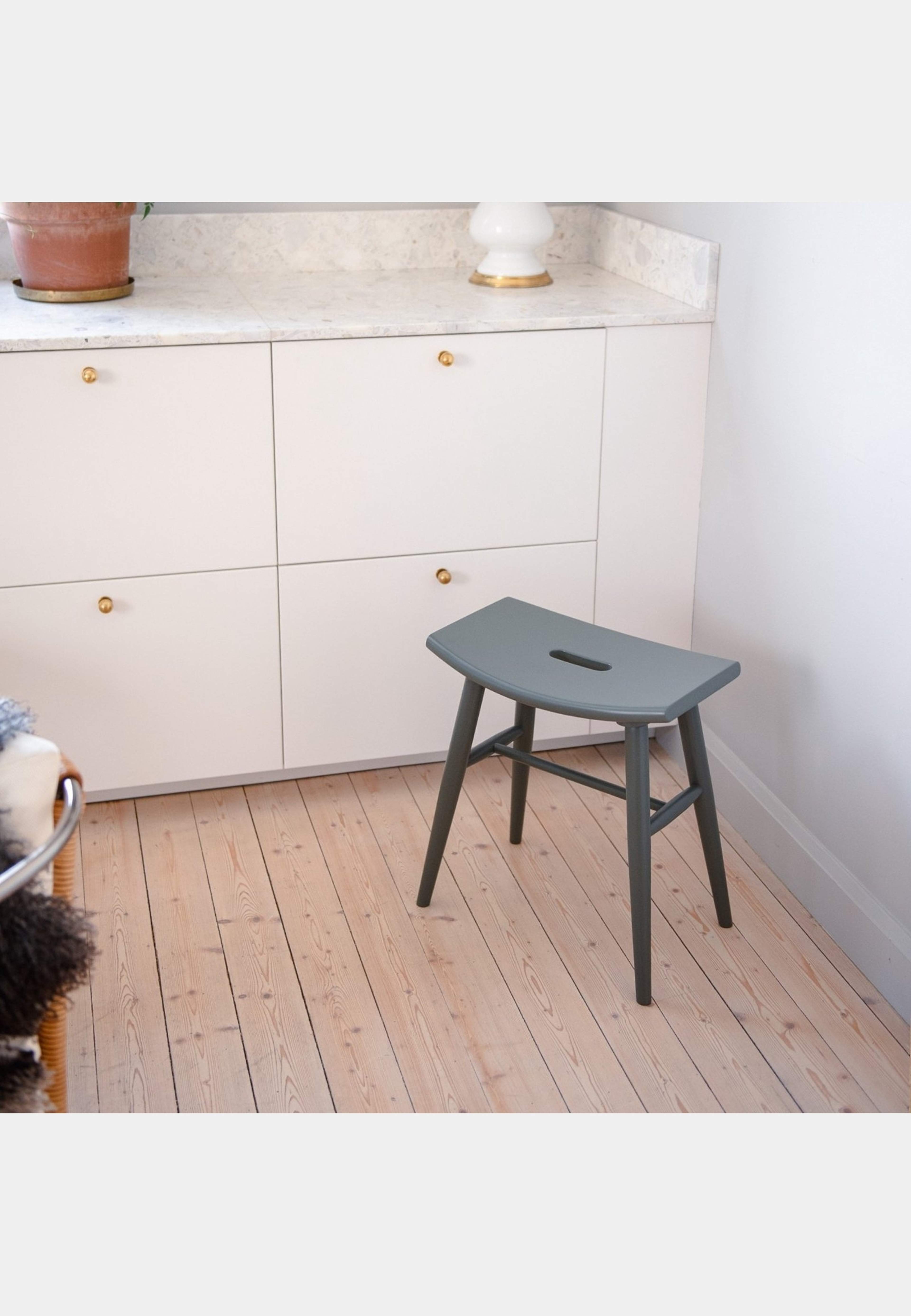 Pall Emil, från Created by Designtorget, i färgen mörkgrön. Klicka för att öppna bilden i stort format