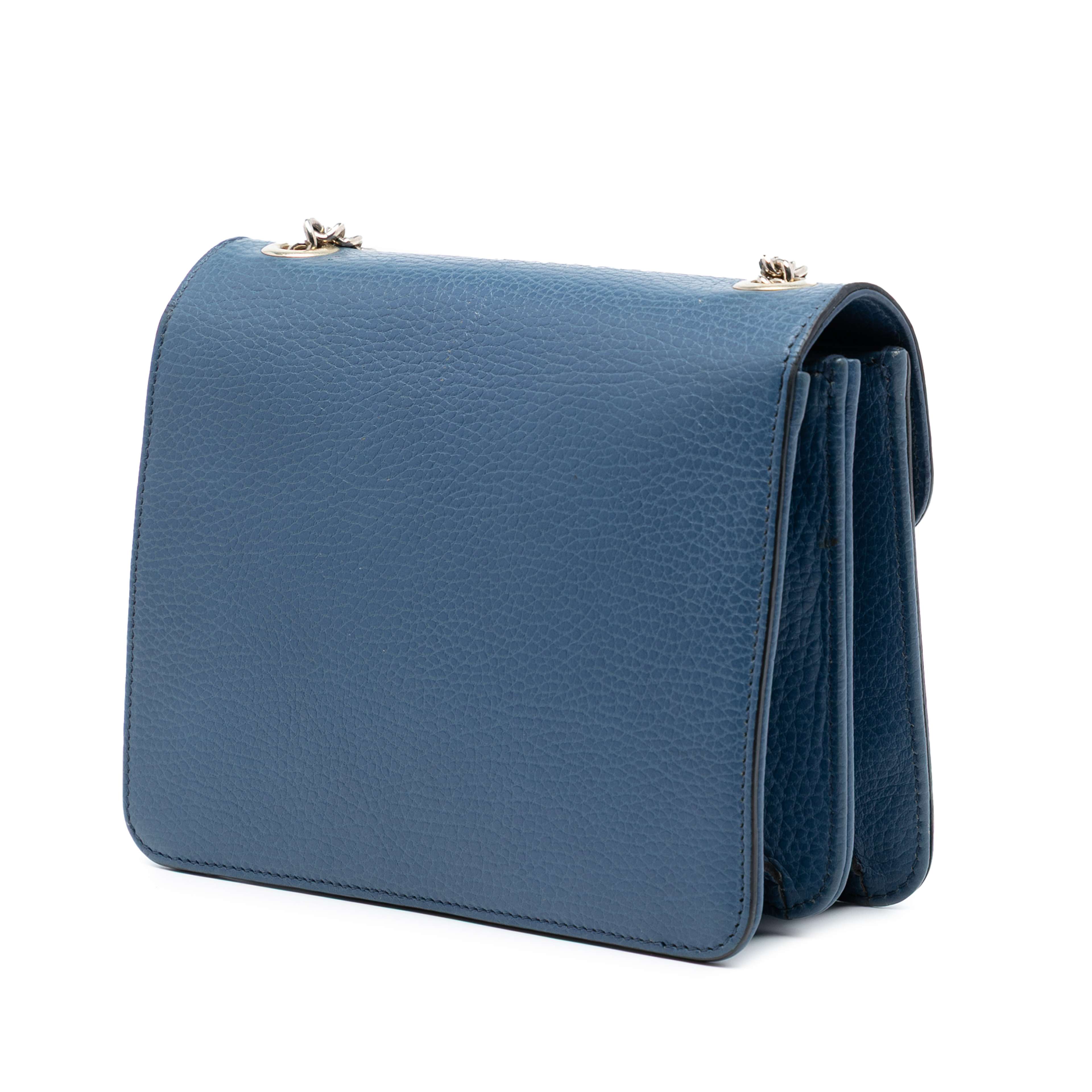 Gucci Small Dollar Calfskin Interlocking G Crossbody, från Luxclusif, i färgen dark blue. Klicka för att öppna bilden i stort format