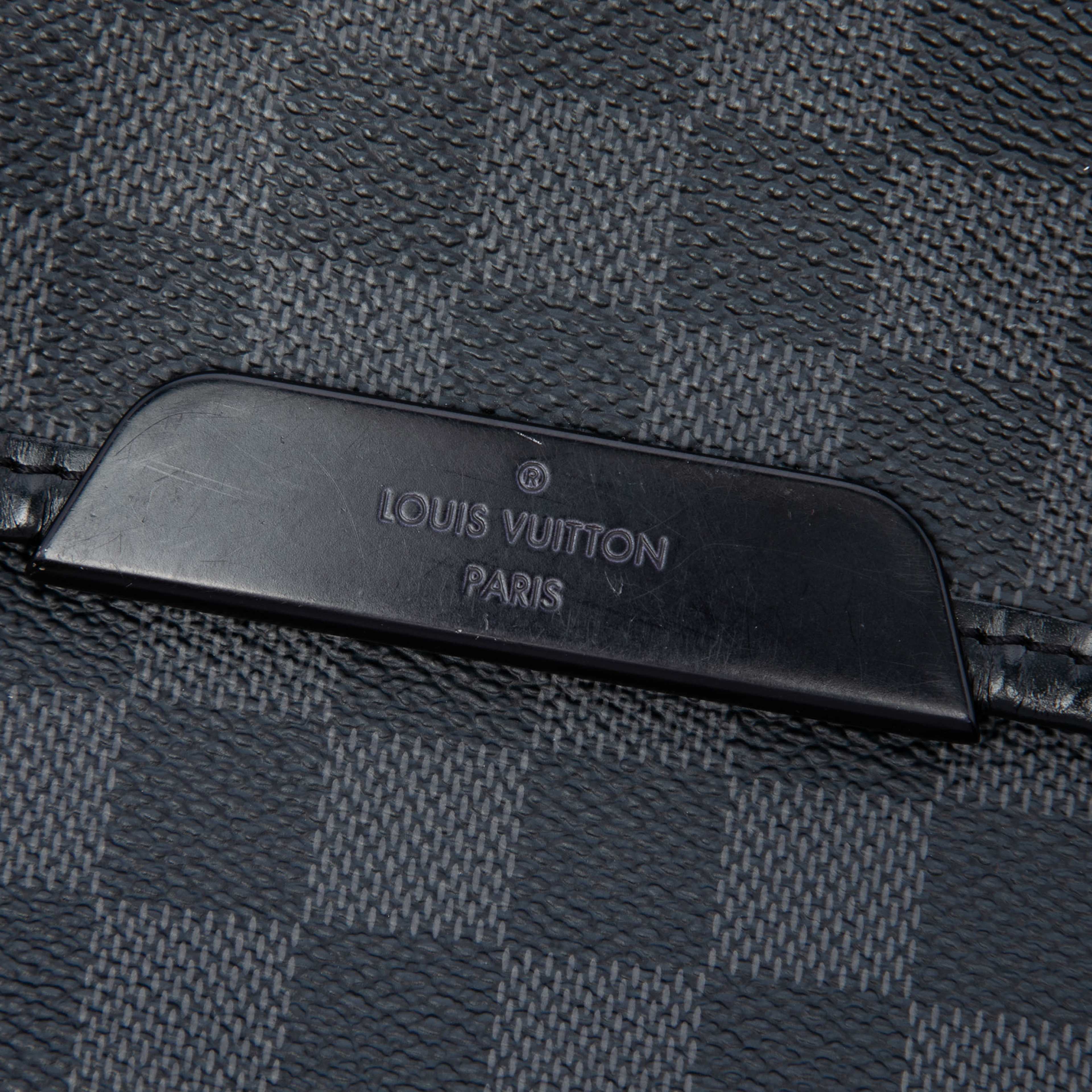 Louis Vuitton Damier Graphite Daniel Mm, från Luxclusif, i färgen svart. Klicka för att öppna bilden i stort format