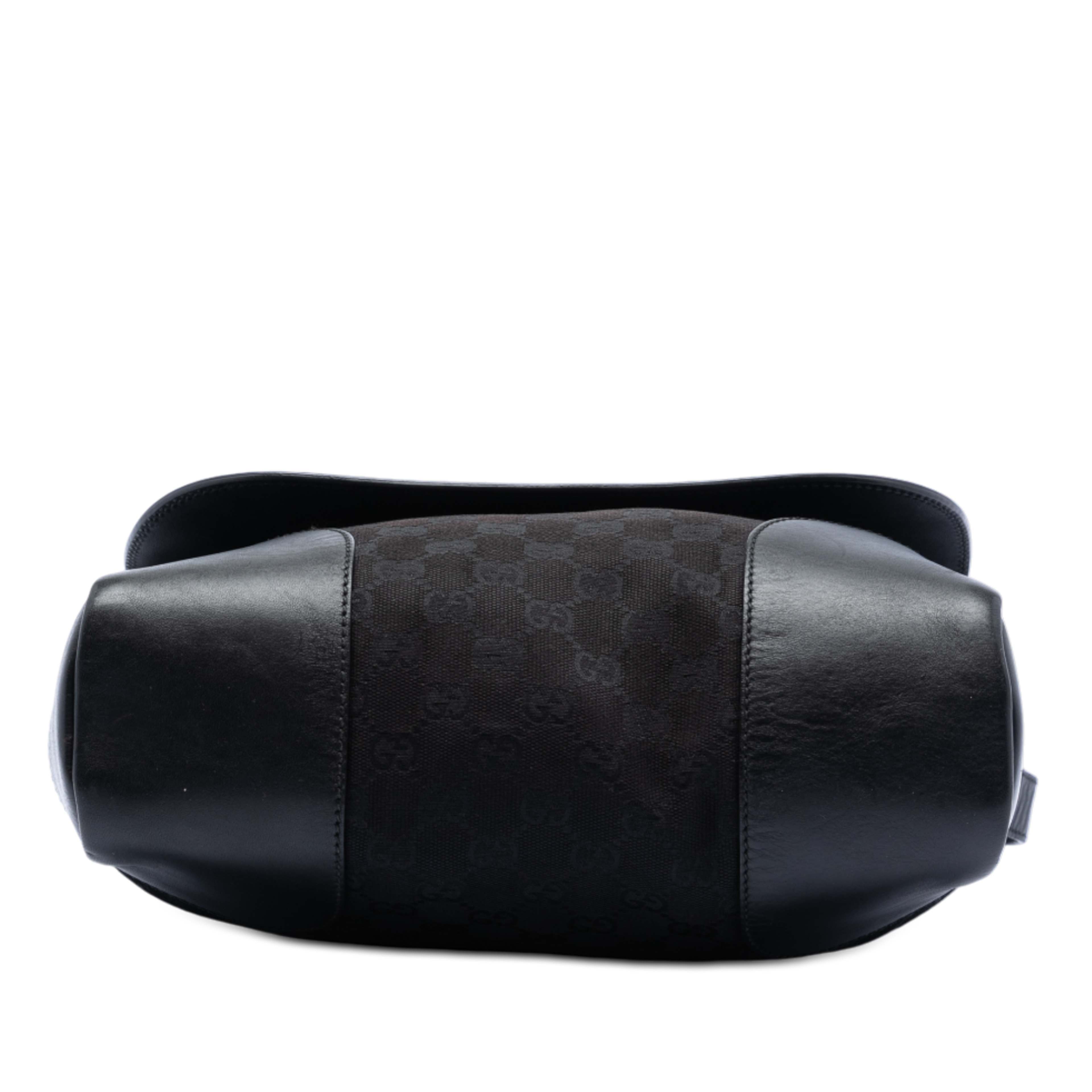 Gucci Gg Canvas And Leather Crossbody, från Luxclusif, i färgen black. Klicka för att öppna bilden i stort format