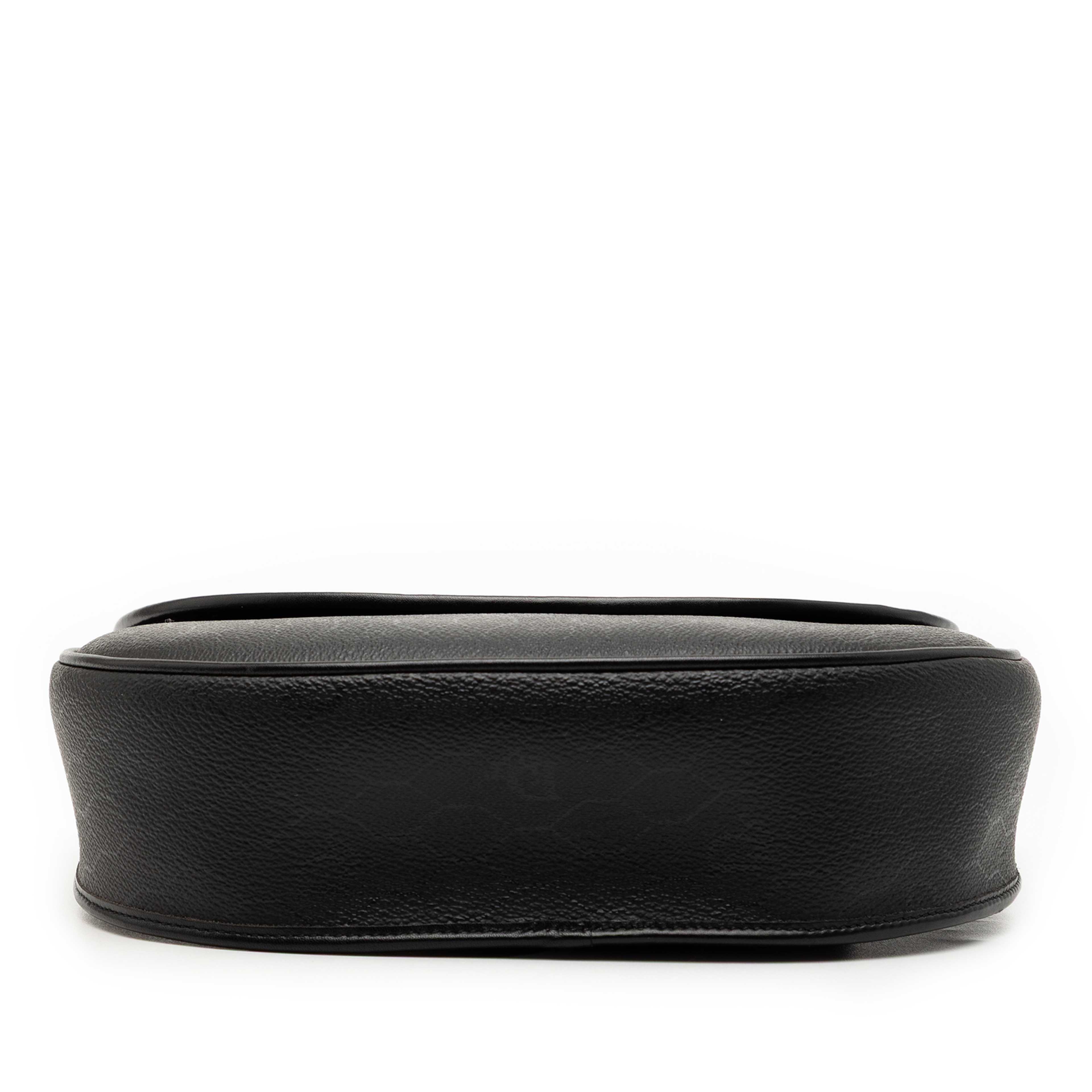 Dior Honeycomb Coated Canvas Crossbody, från Luxclusif, i färgen black. Klicka för att öppna bilden i stort format