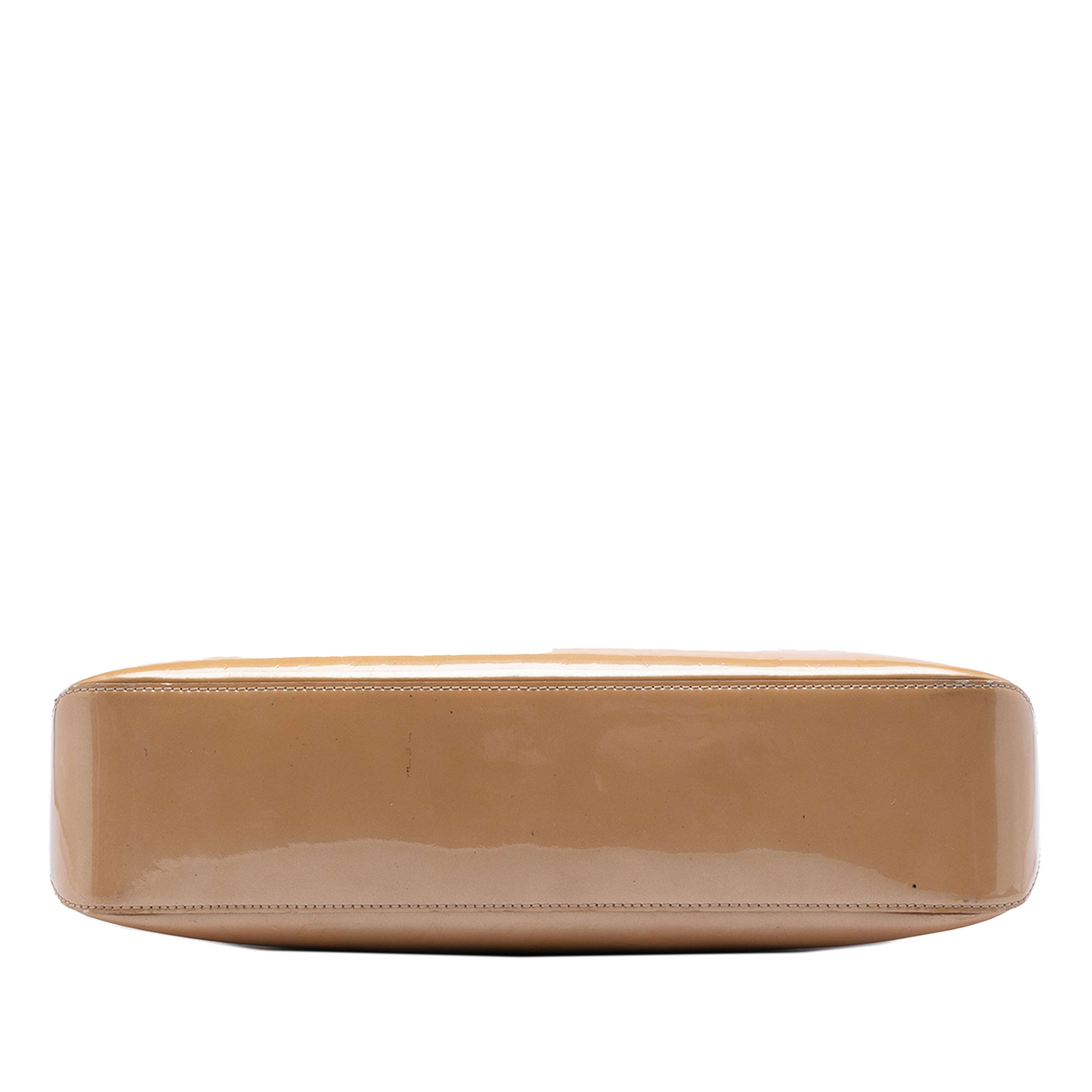 Louis Vuitton Monogram Vernis Brentwood, från Luxclusif, i färgen brun. Klicka för att öppna bilden i stort format