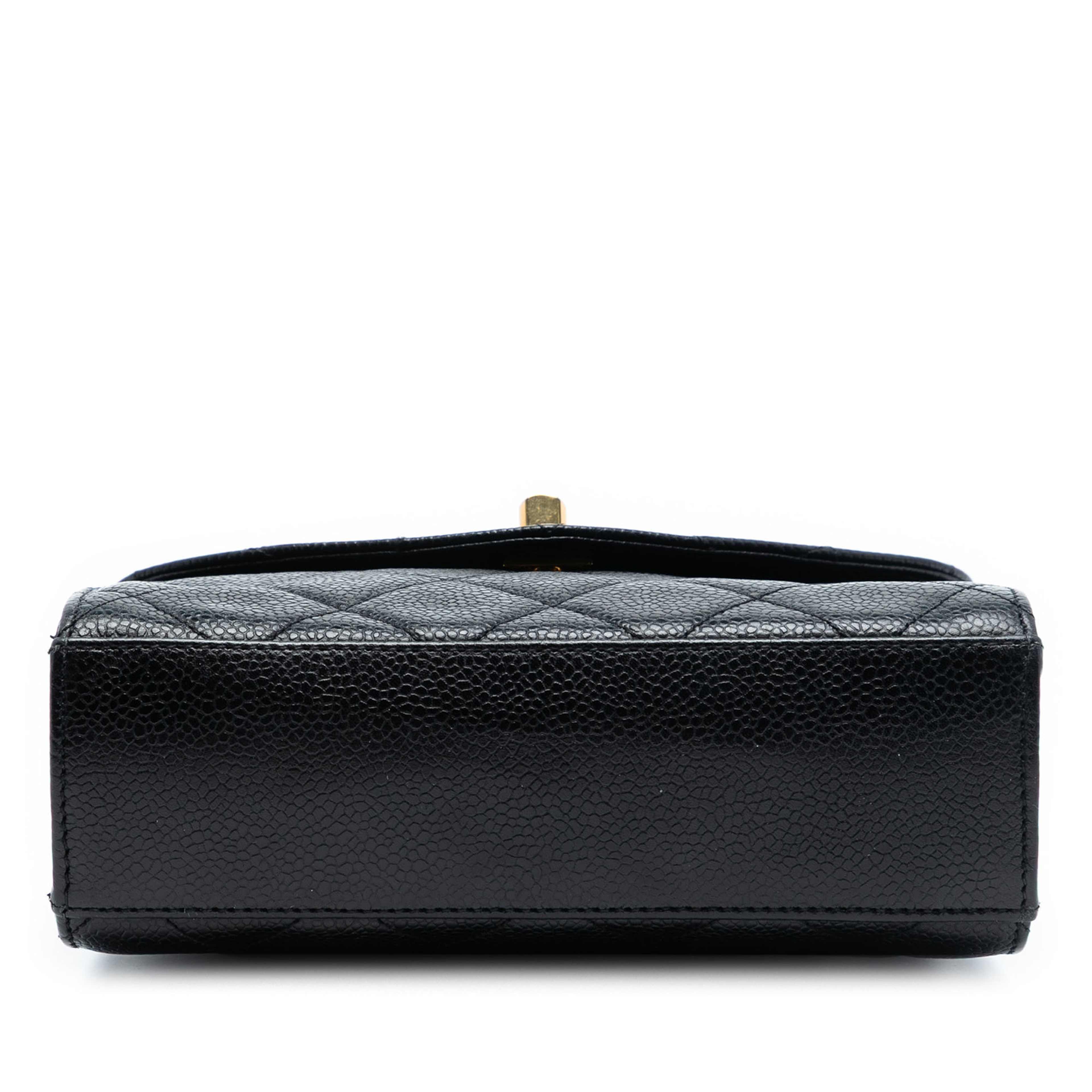 Chanel Mini Cc Quilted Caviar Envelope Flap, från Luxclusif, i färgen black. Klicka för att öppna bilden i stort format