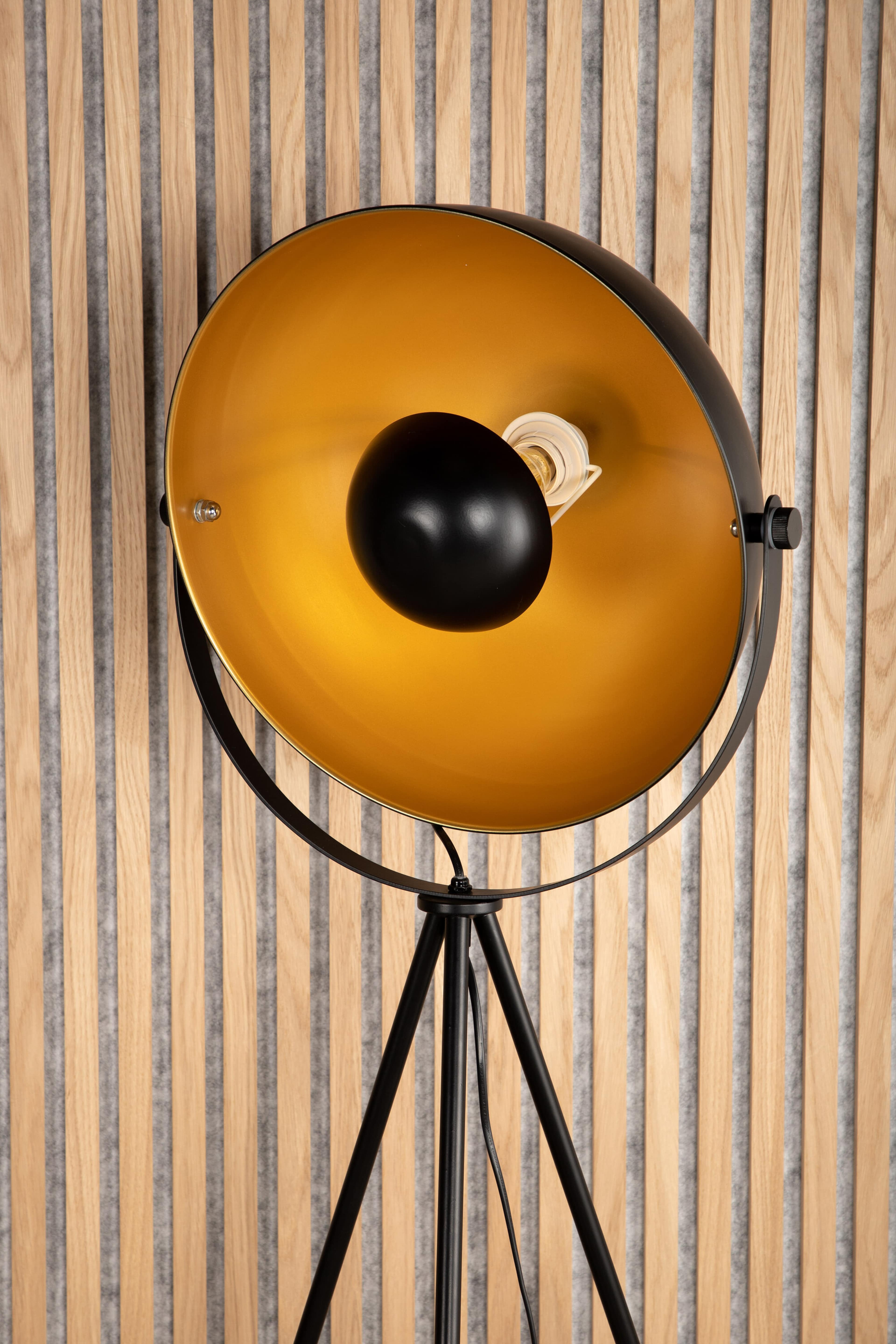 Search Golvlampa