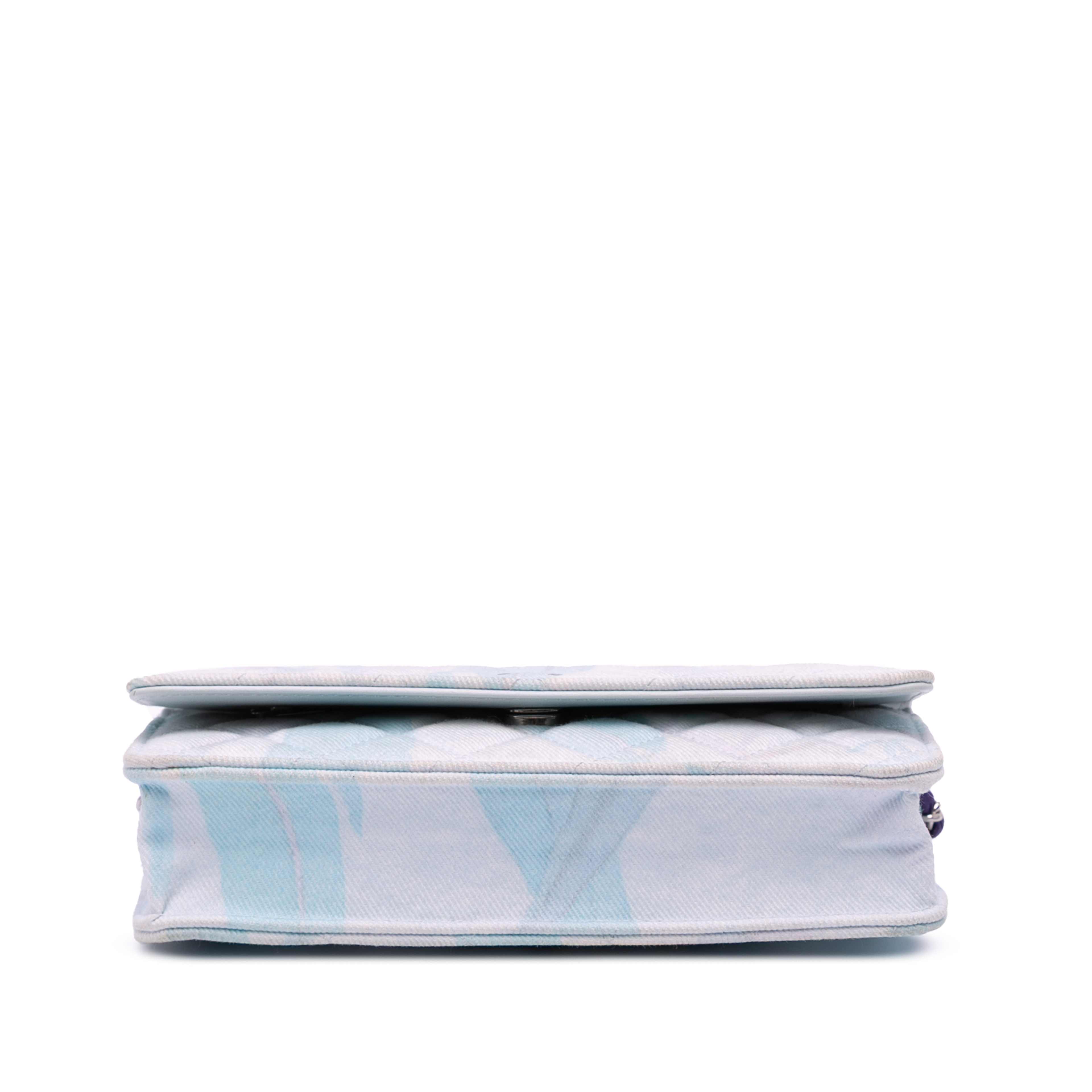 Chanel Cc Quilted Canvas Jungle Jeans Wallet On Chain, från Luxclusif, i färgen white. Klicka för att öppna bilden i stort format