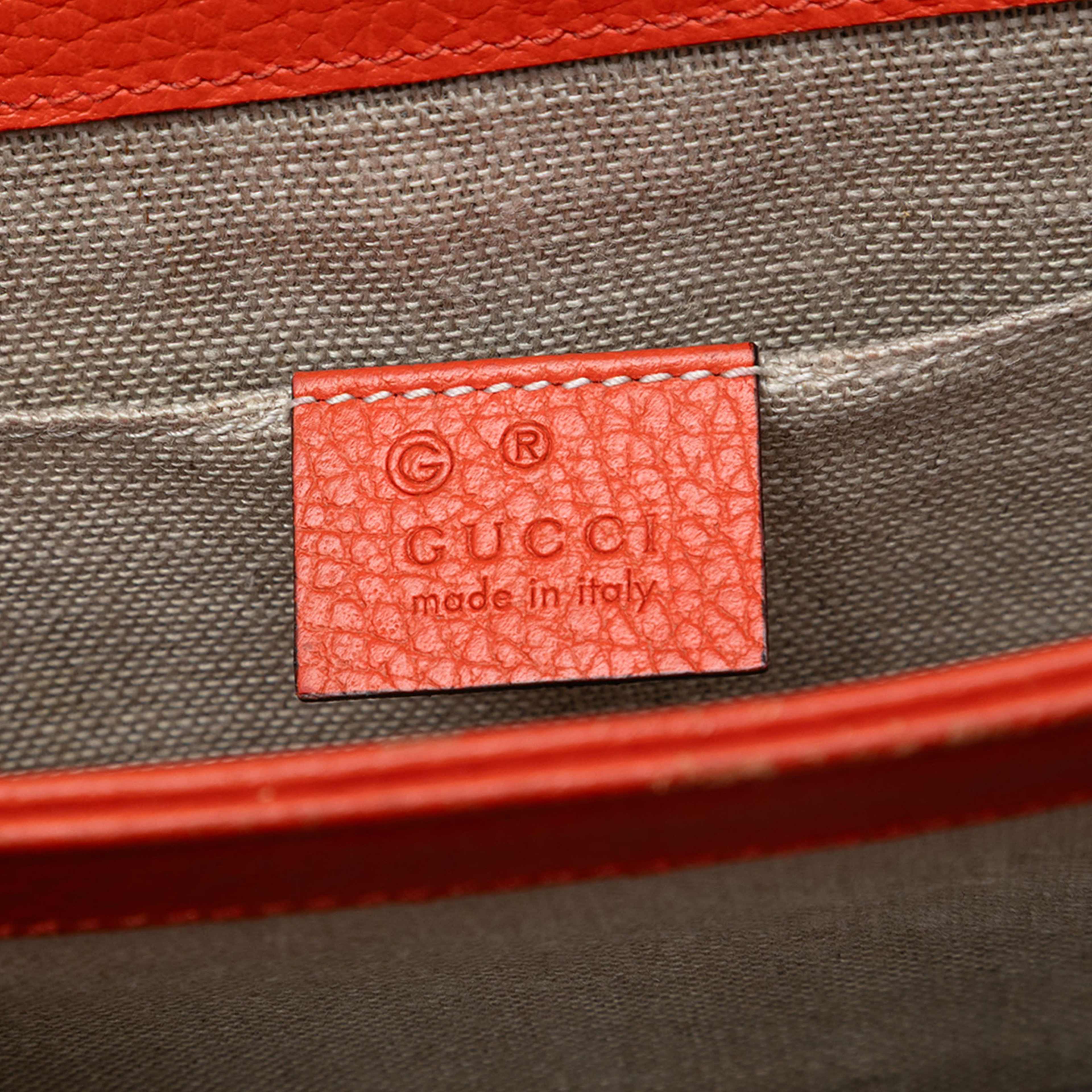 Gucci Small Dollar Calfskin Interlocking G Crossbody, från Luxclusif, i färgen orange. Klicka för att öppna bilden i stort format