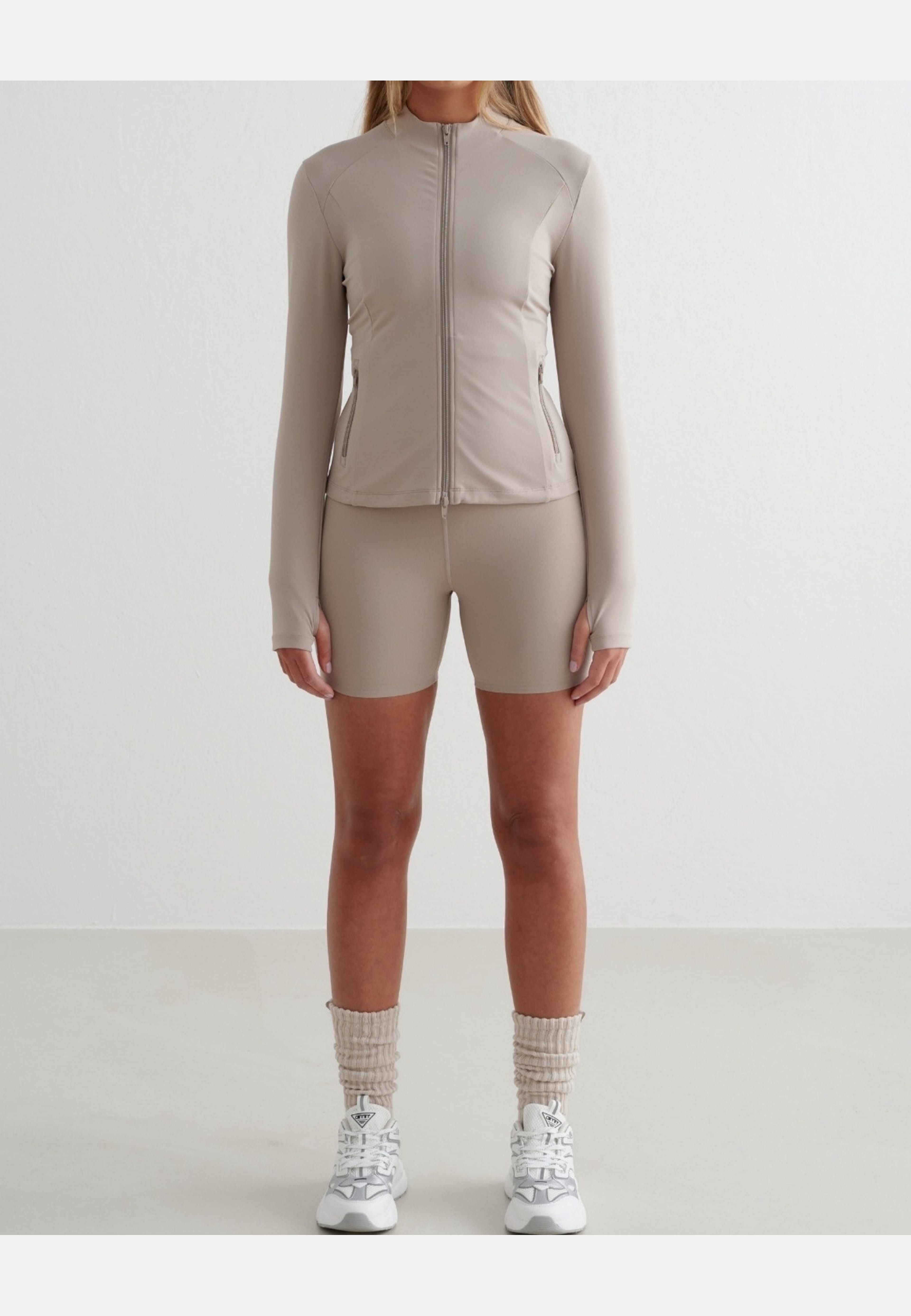 Sense Midi Biker Shorts, från aim'n, i färgen dark clay. Klicka för att öppna bilden i stort format