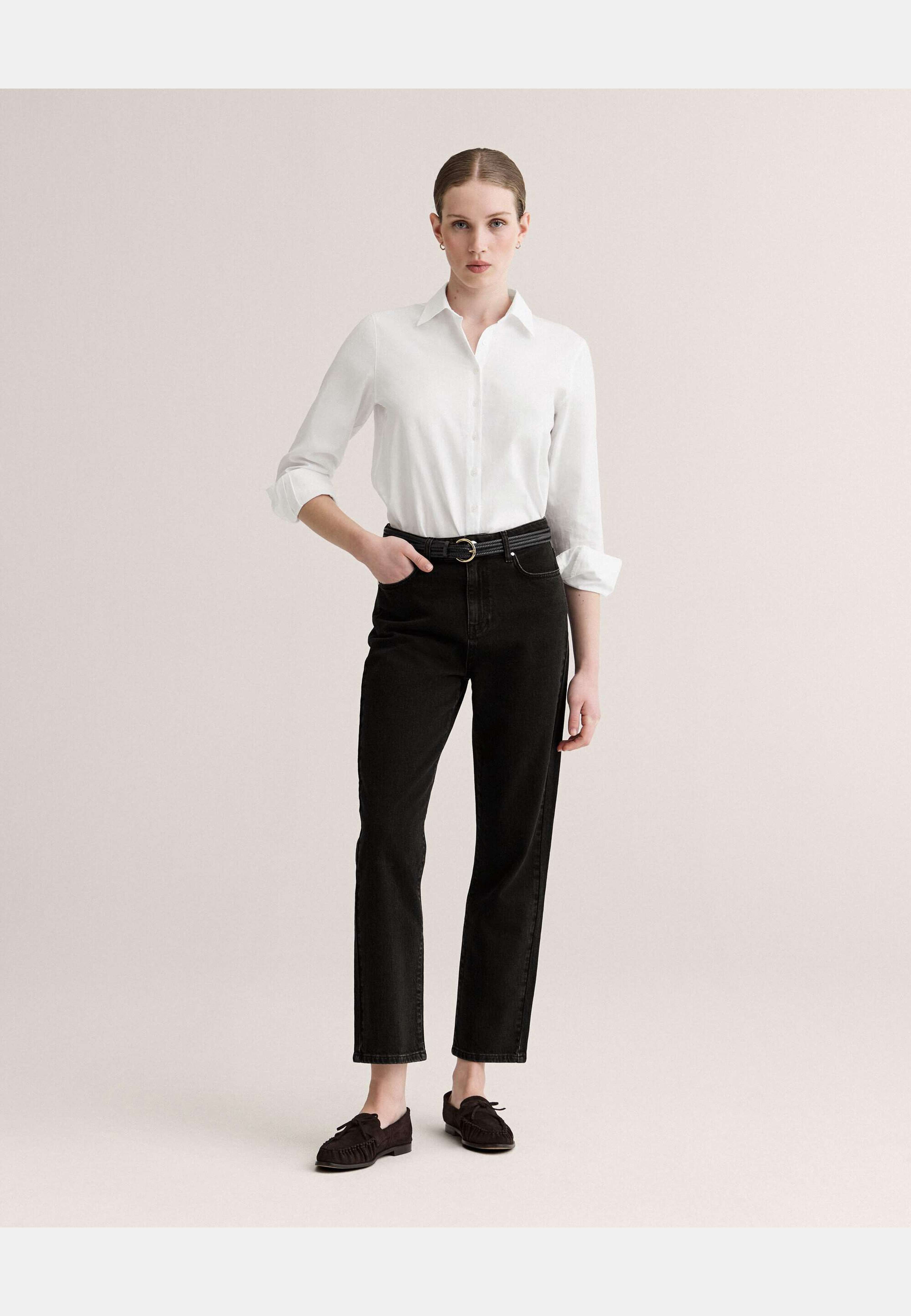 Grace Classic Cut Denim, från Newhouse, i färgen svart. Klicka för att öppna bilden i stort format