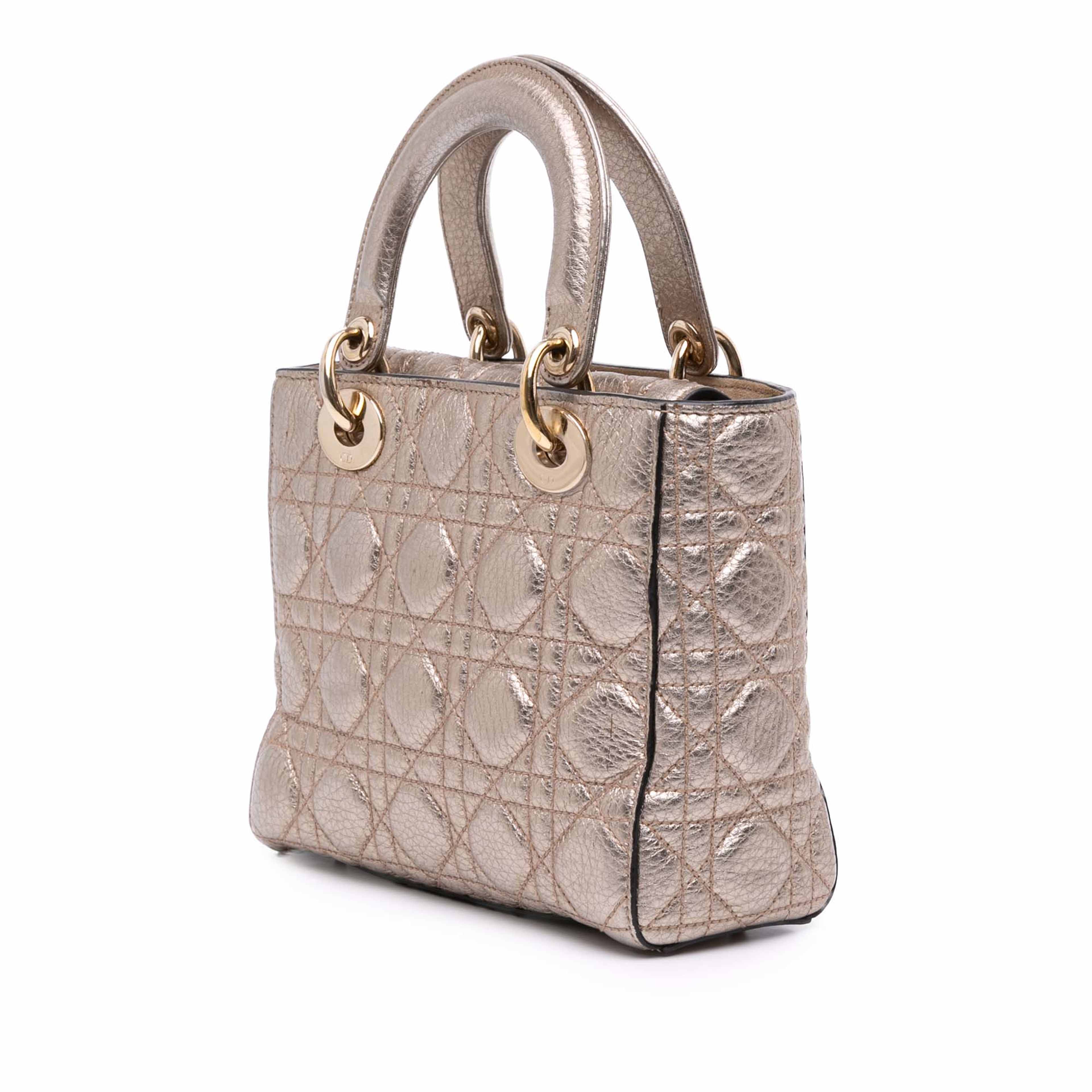 Dior Small Metallic Grained Calfskin Cannage Supple Lady Dior, från Luxclusif, i färgen light gold.