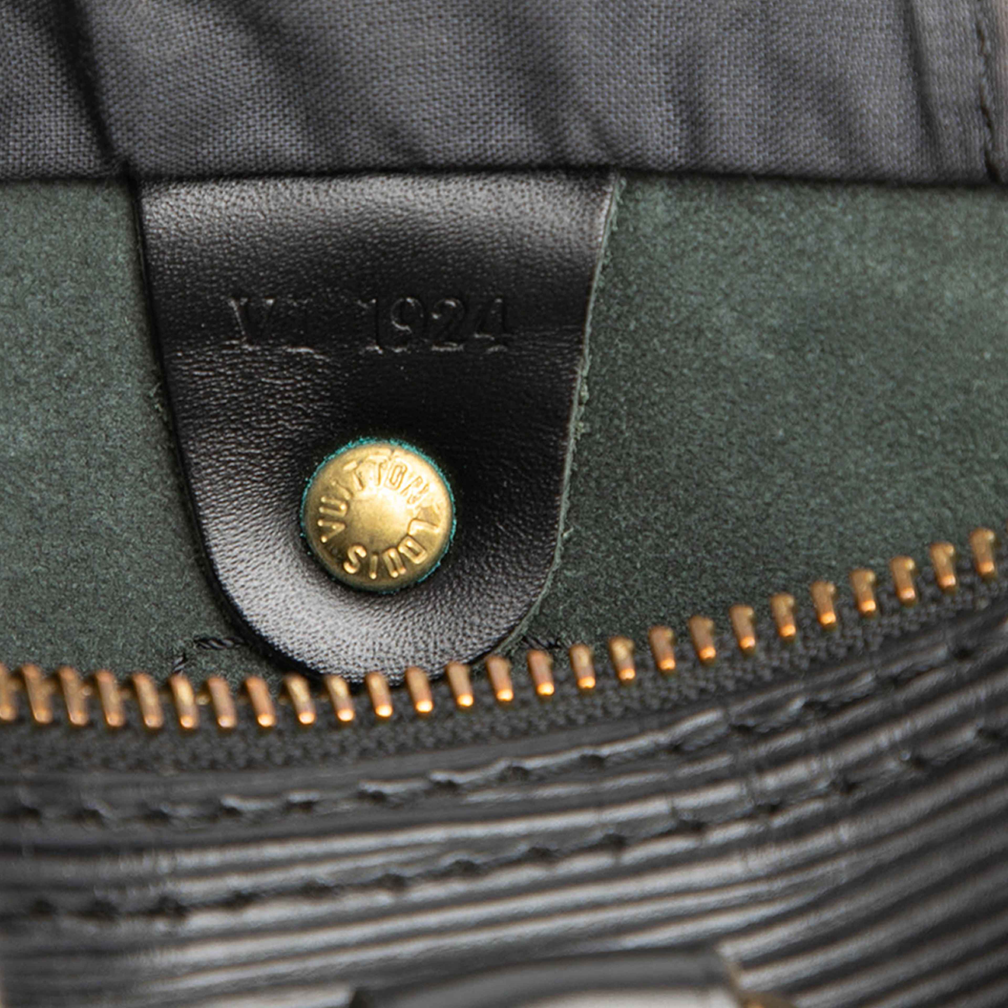 Louis Vuitton Epi Speedy 25, från Luxclusif, i färgen black. Klicka för att öppna bilden i stort format