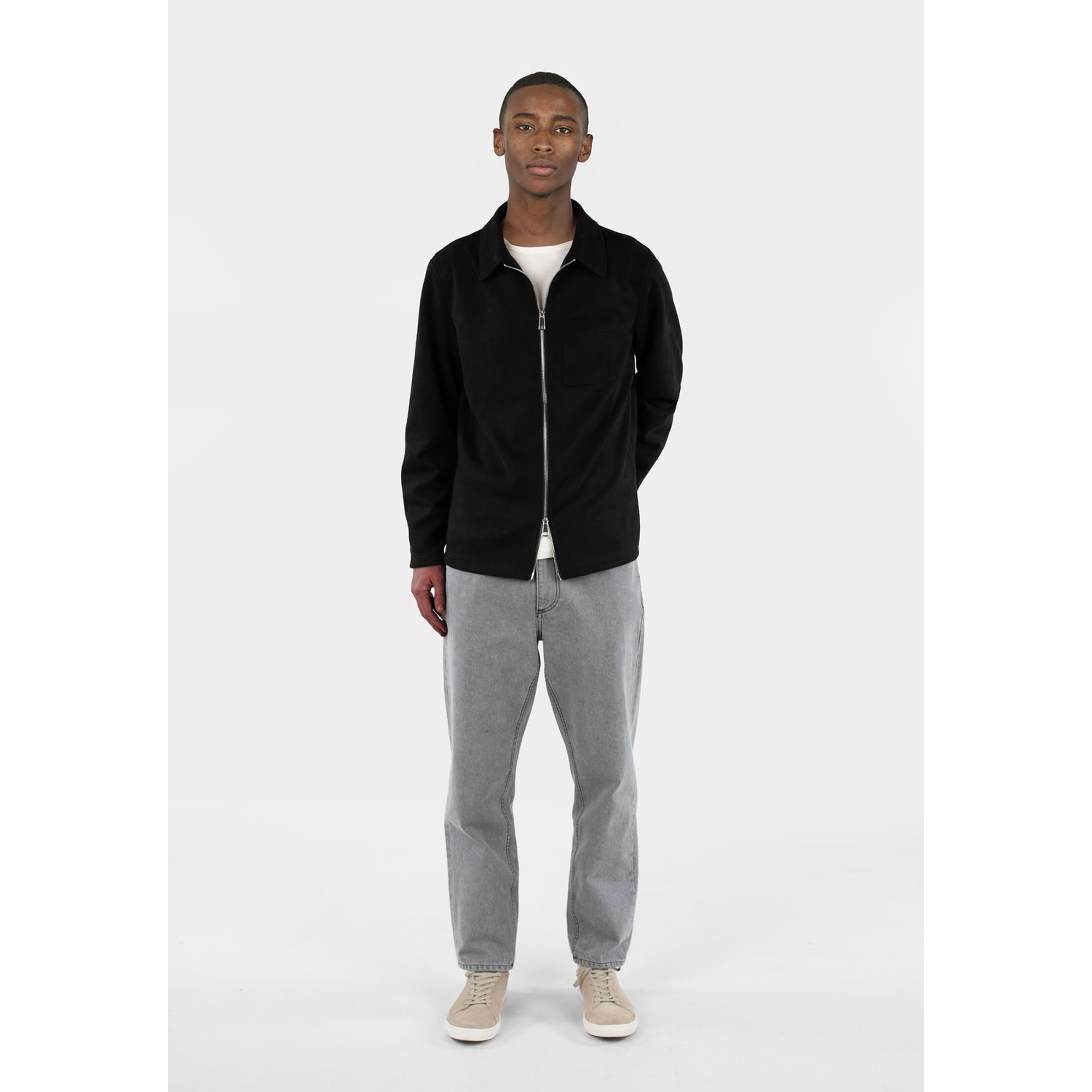 Neo Vegan Suede Overshirt 2.0, från Ciszere, i färgen black. Klicka för att öppna bilden i stort format