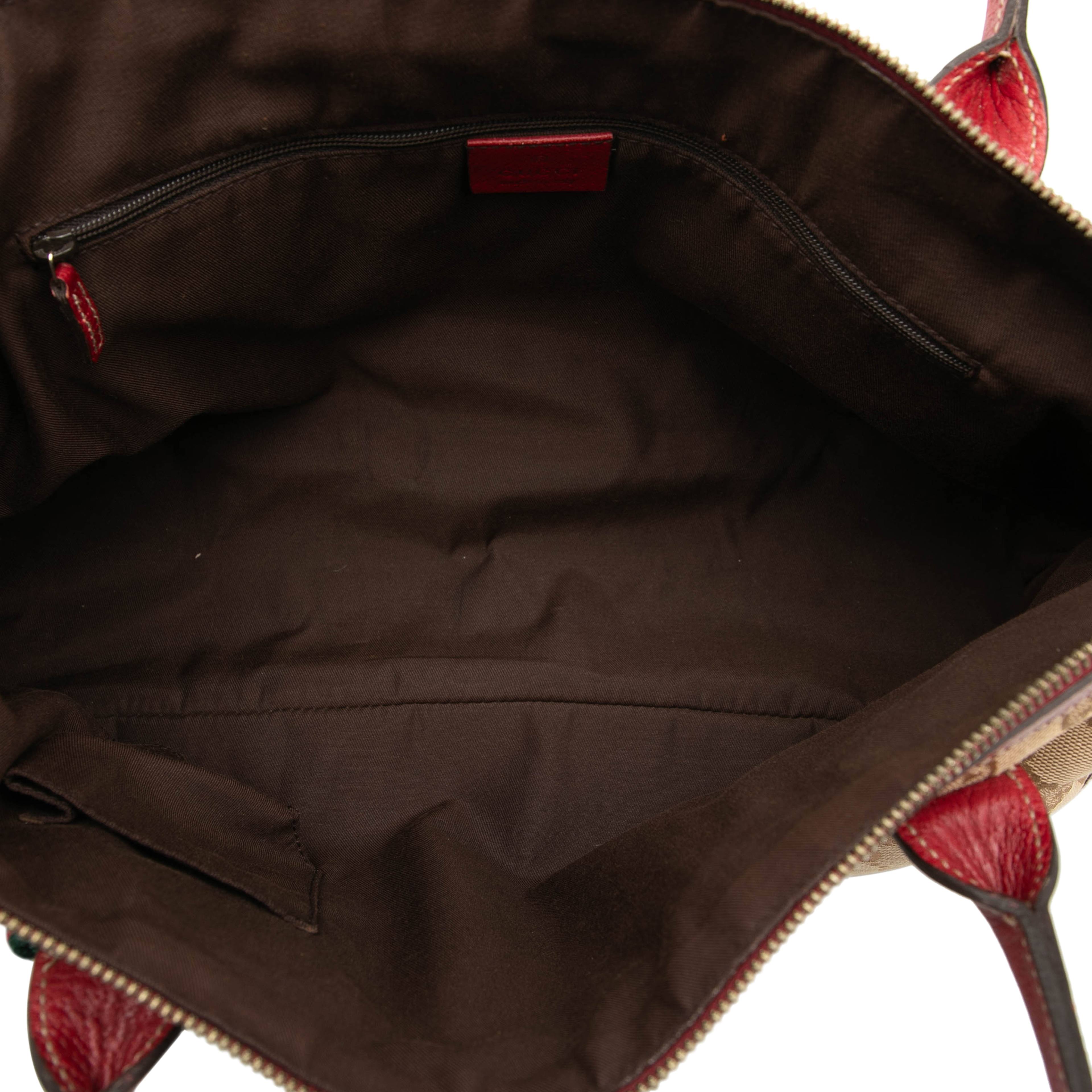 Gucci Gg Canvas Princy Shoulder Bag, från Luxclusif, i färgen beige. Klicka för att öppna bilden i stort format