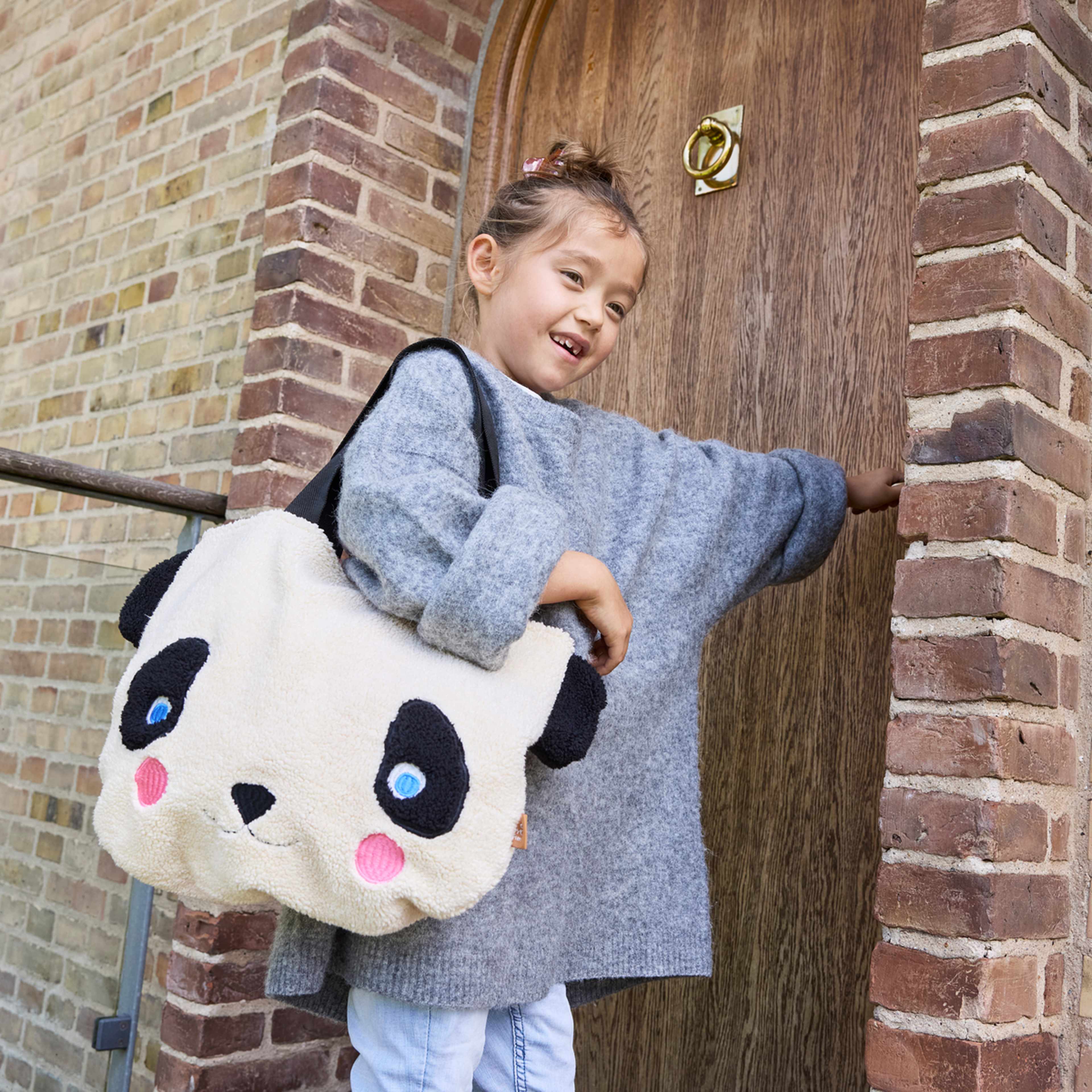 Darling Panda Tote Bag, från OYOY Mini, i färgen white,black. Klicka för att öppna bilden i stort format