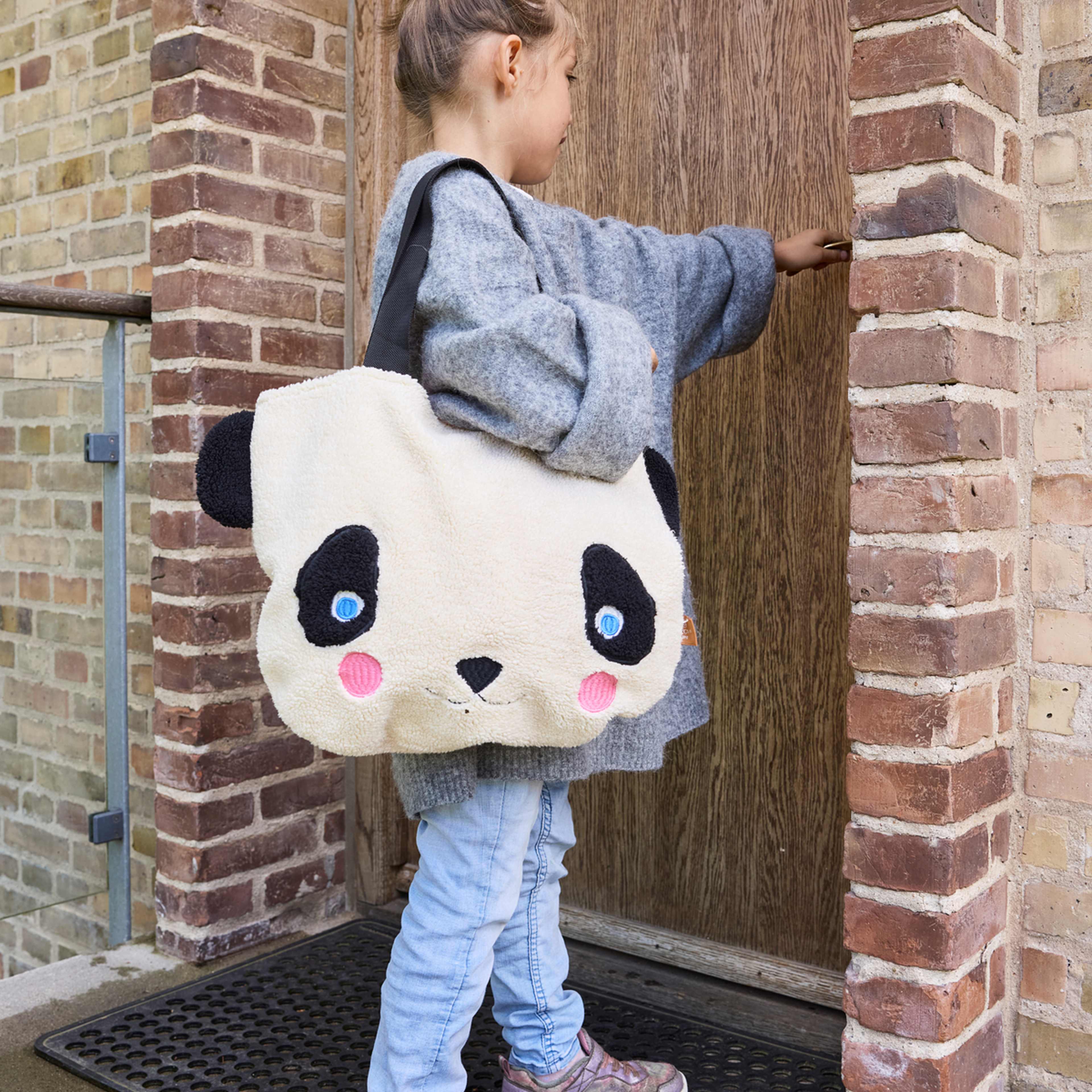Darling Panda Tote Bag, från OYOY Mini, i färgen white,black. Klicka för att öppna bilden i stort format
