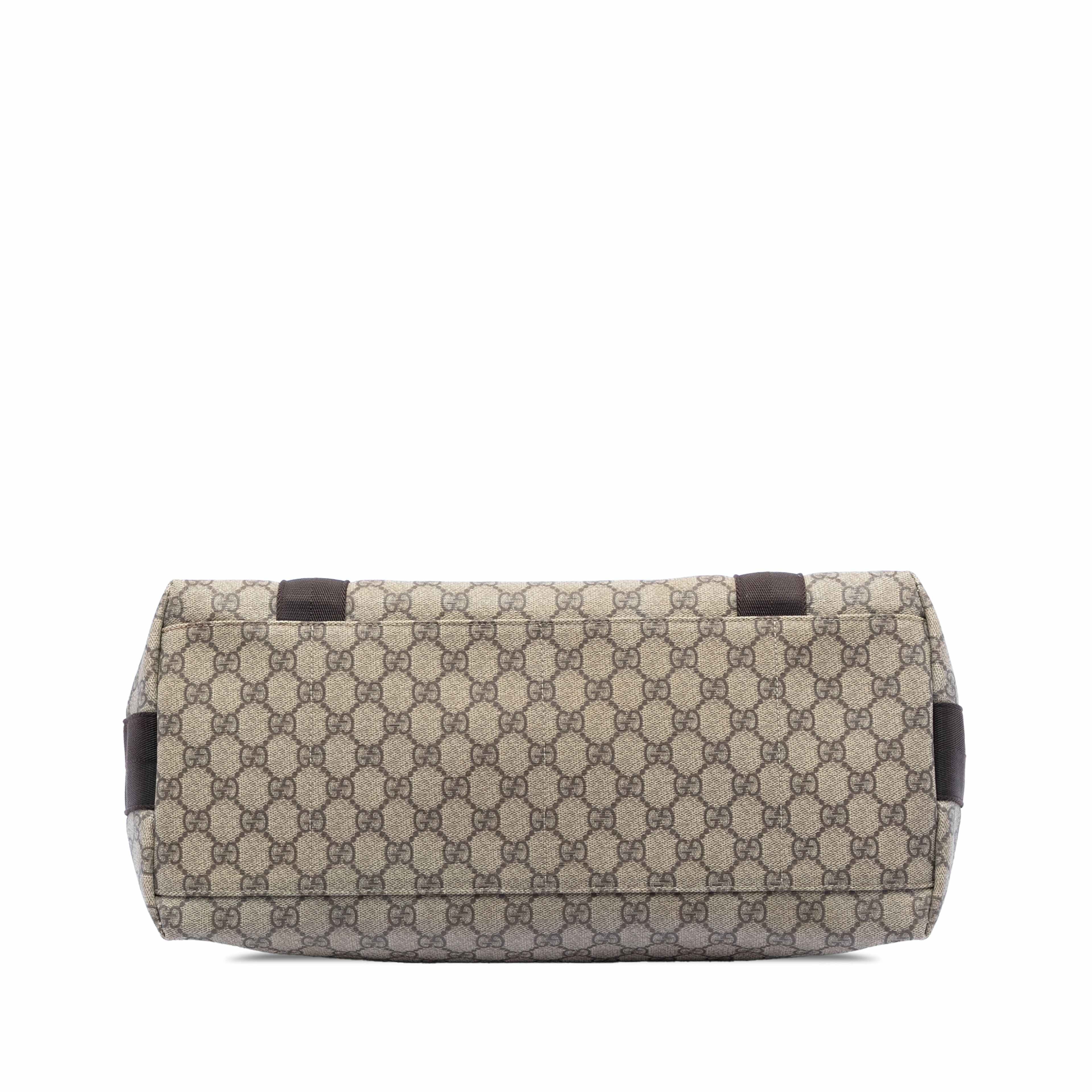 Gucci Gg Supreme Crossbody, från Luxclusif, i färgen beige. Klicka för att öppna bilden i stort format