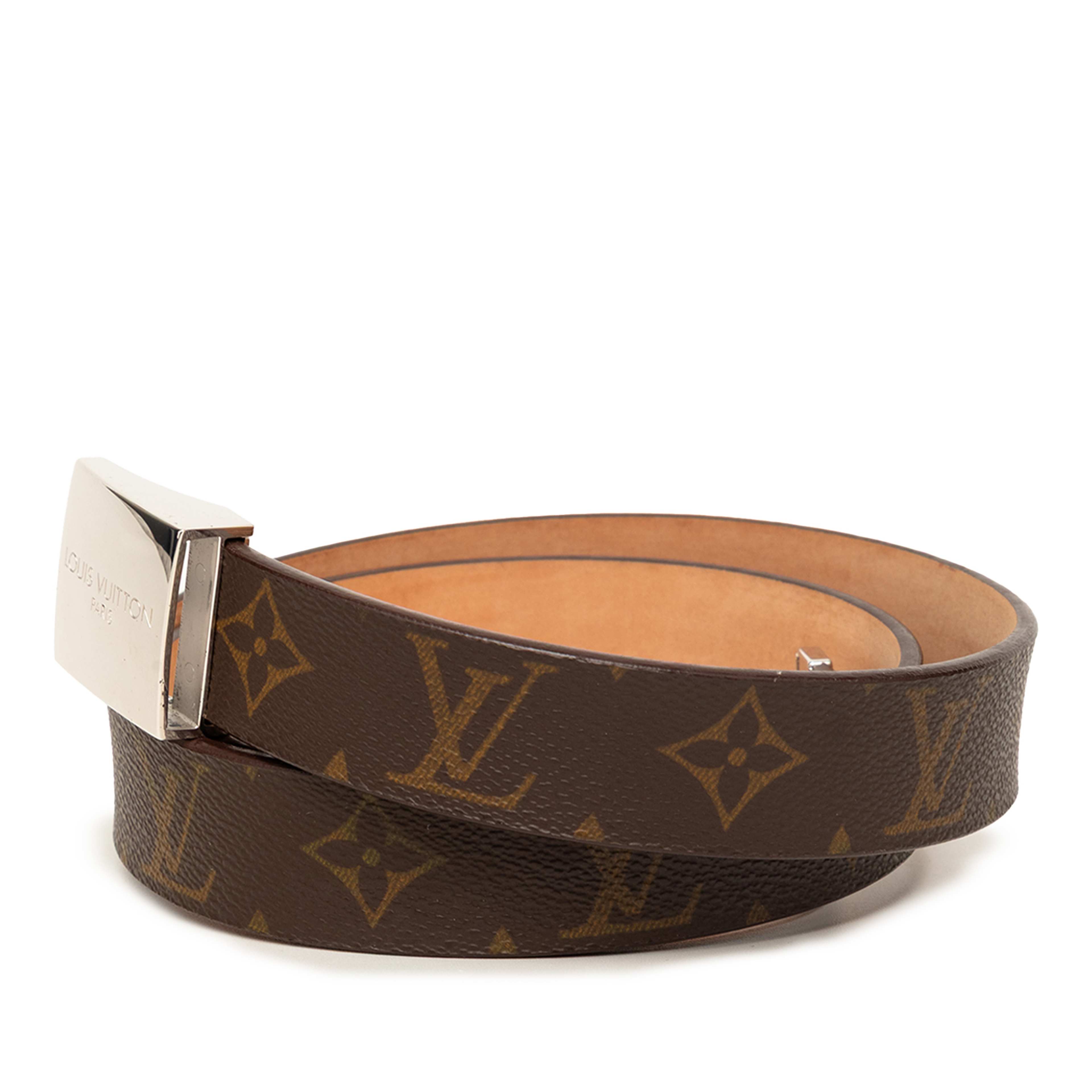 Louis Vuitton Monogram Carre Belt, från Luxclusif, i färgen brown. Klicka för att öppna bilden i stort format