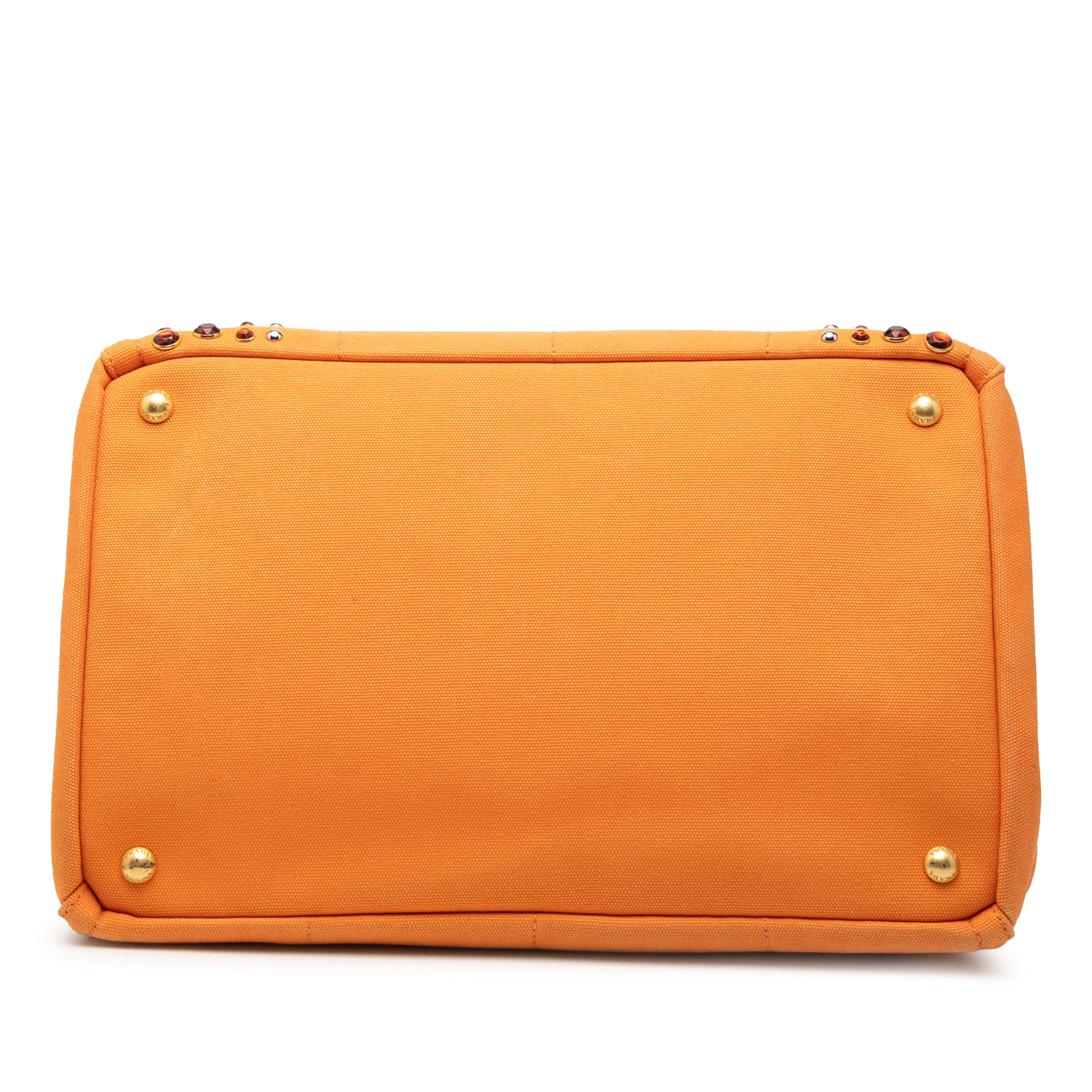 Prada Canvas Canapa Bijoux Satchel, från Luxclusif, i färgen orange. Klicka för att öppna bilden i stort format