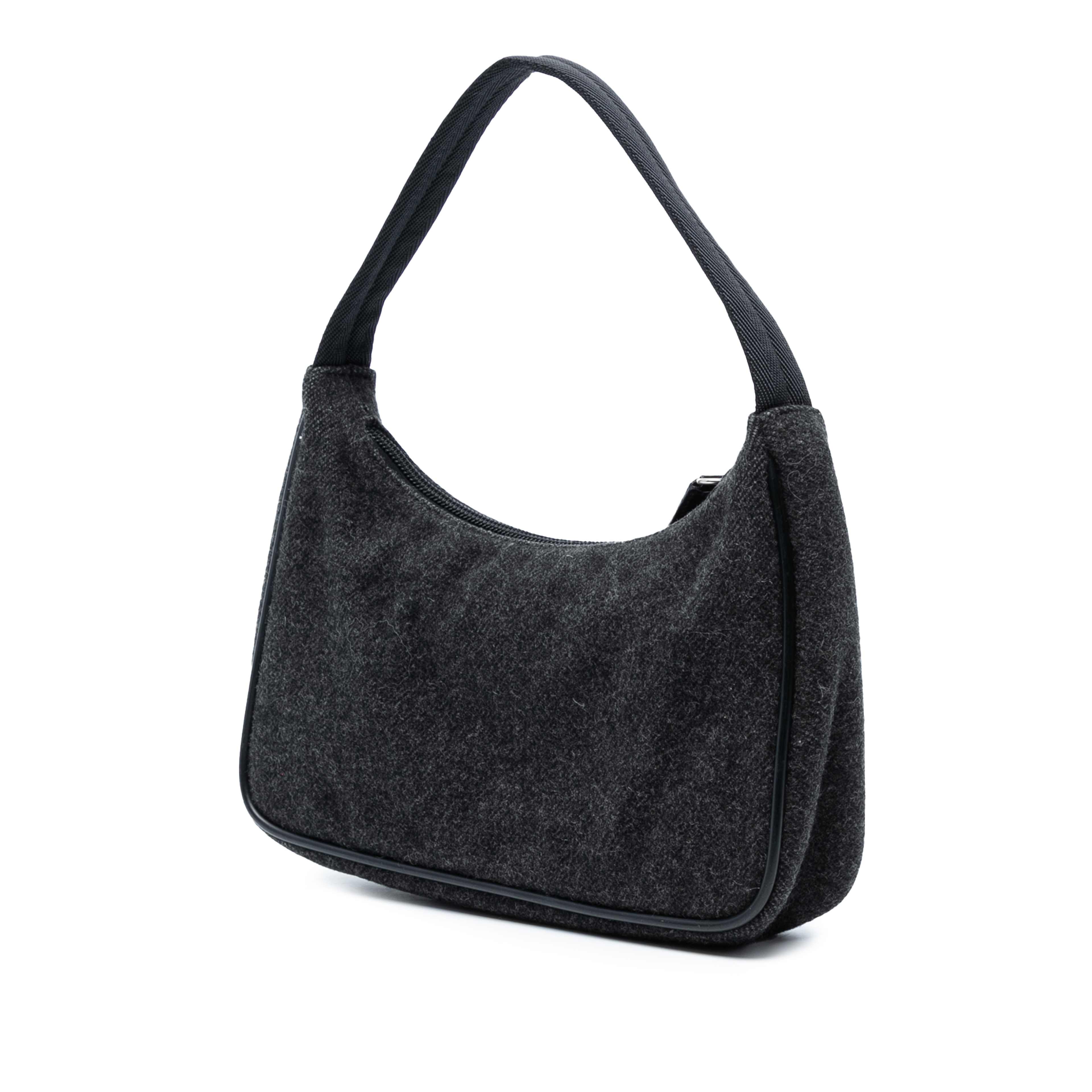 Prada Wool Sport Shoulder Bag, från Luxclusif, i färgen dark gray. Klicka för att öppna bilden i stort format