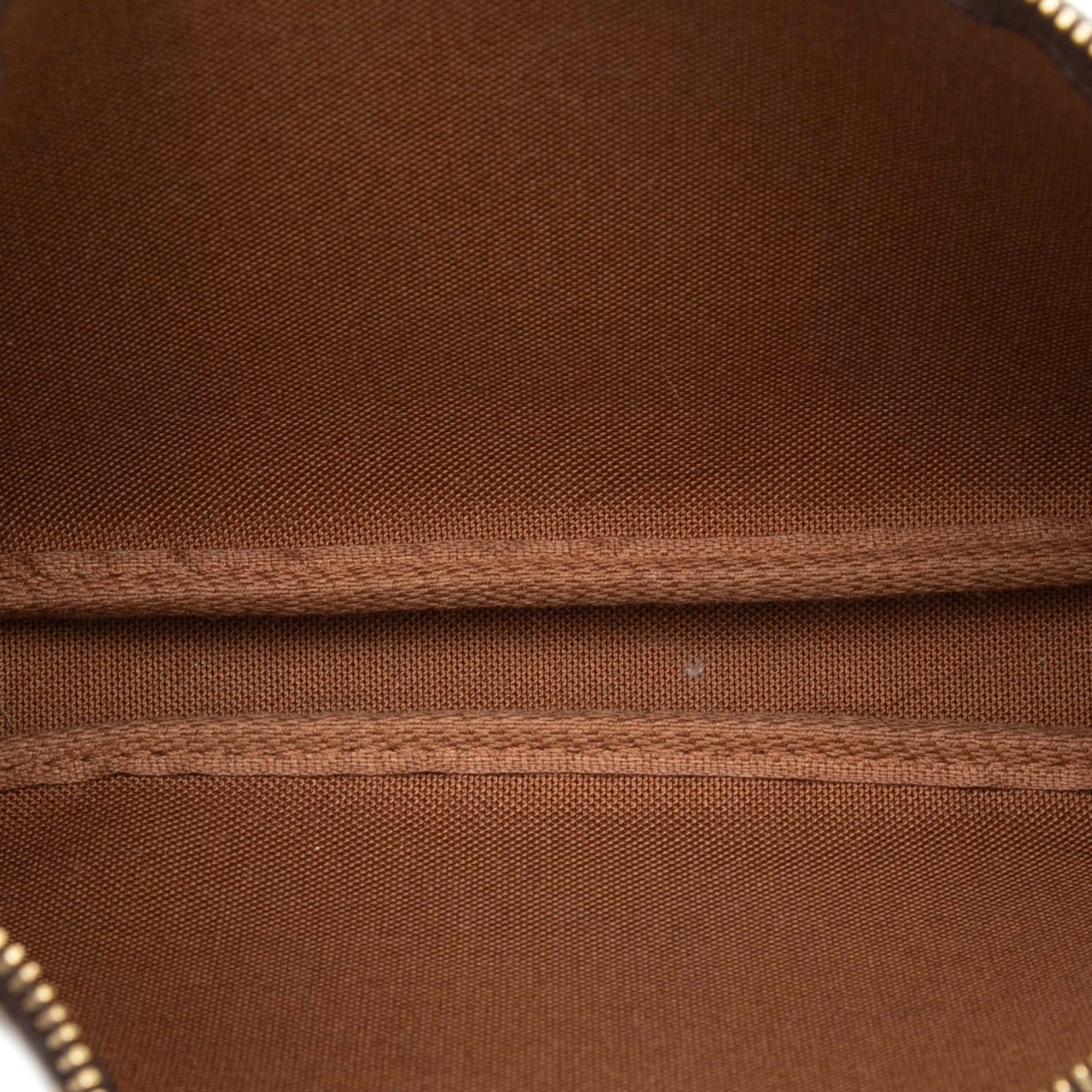 Louis Vuitton Monogram Pochette Accessoires, från Luxclusif, i färgen brown. Klicka för att öppna bilden i stort format