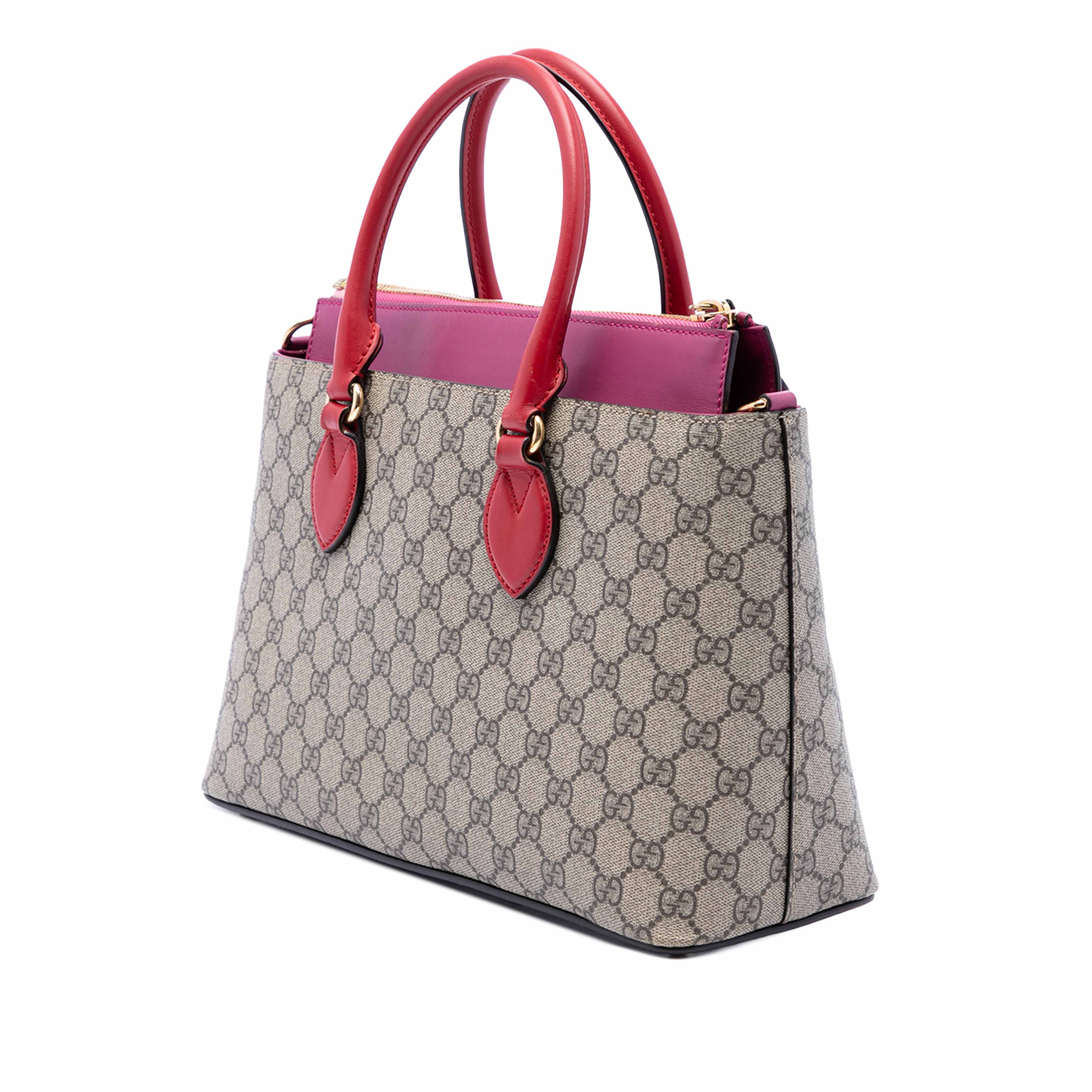 Gucci Gg Supreme Linea A Satchel, från Luxclusif, i färgen beige. Klicka för att öppna bilden i stort format