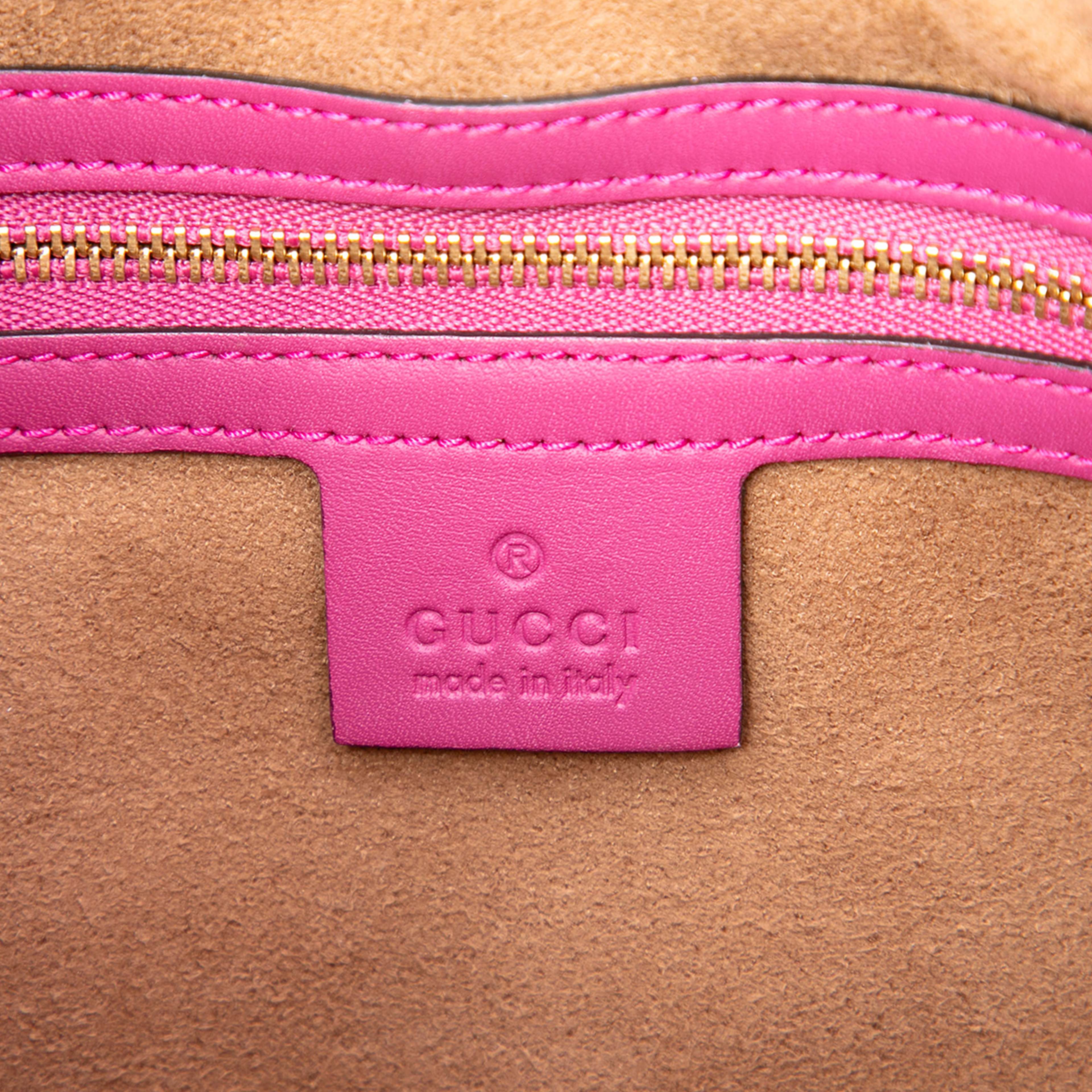 Gucci Gg Supreme Linea A Satchel, från Luxclusif, i färgen beige. Klicka för att öppna bilden i stort format