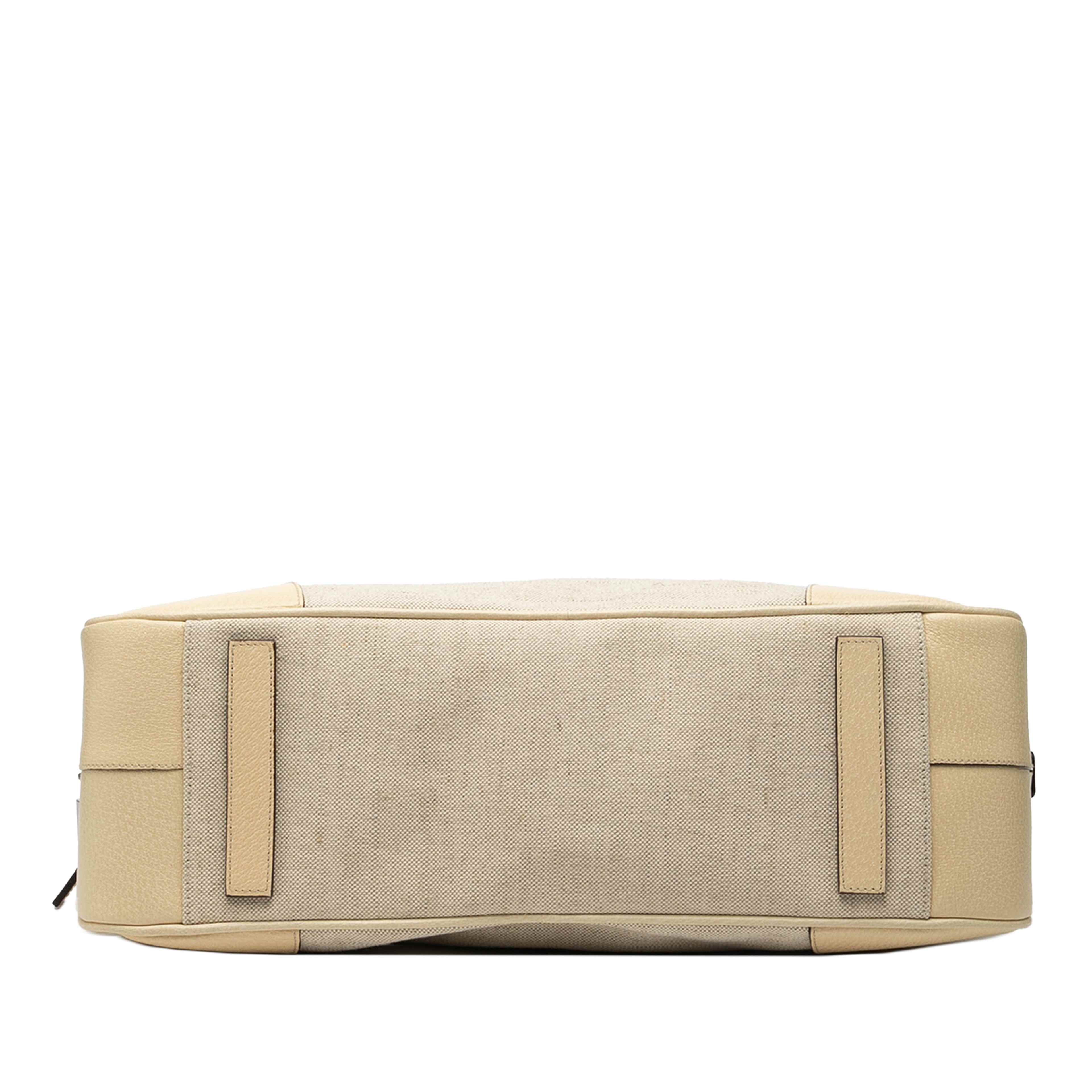 Prada Canvas Shoulder Bag, från Luxclusif, i färgen beige. Klicka för att öppna bilden i stort format