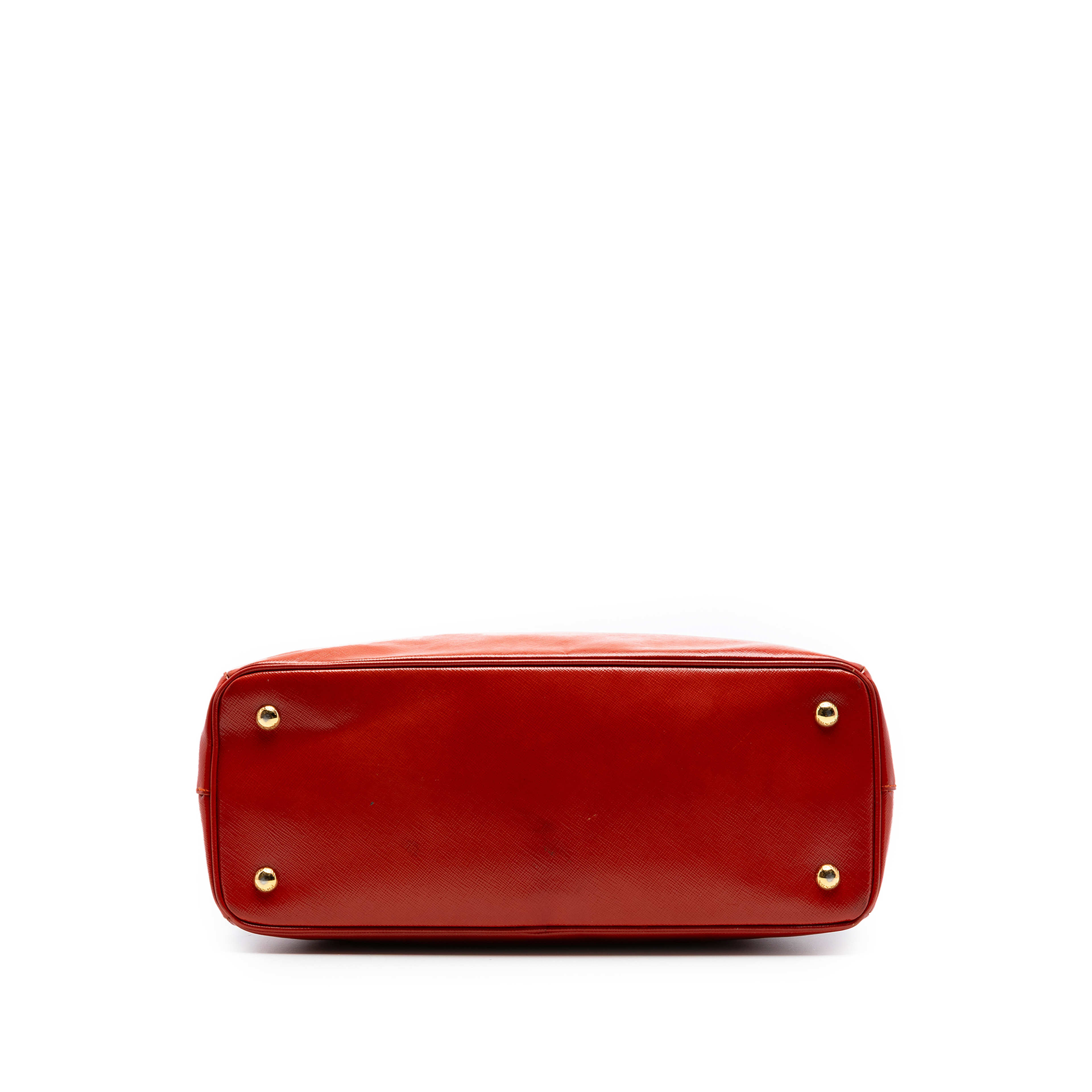 Prada Large Saffiano Vernice Galleria Satchel, från Luxclusif, i färgen dark orange. Klicka för att öppna bilden i stort format