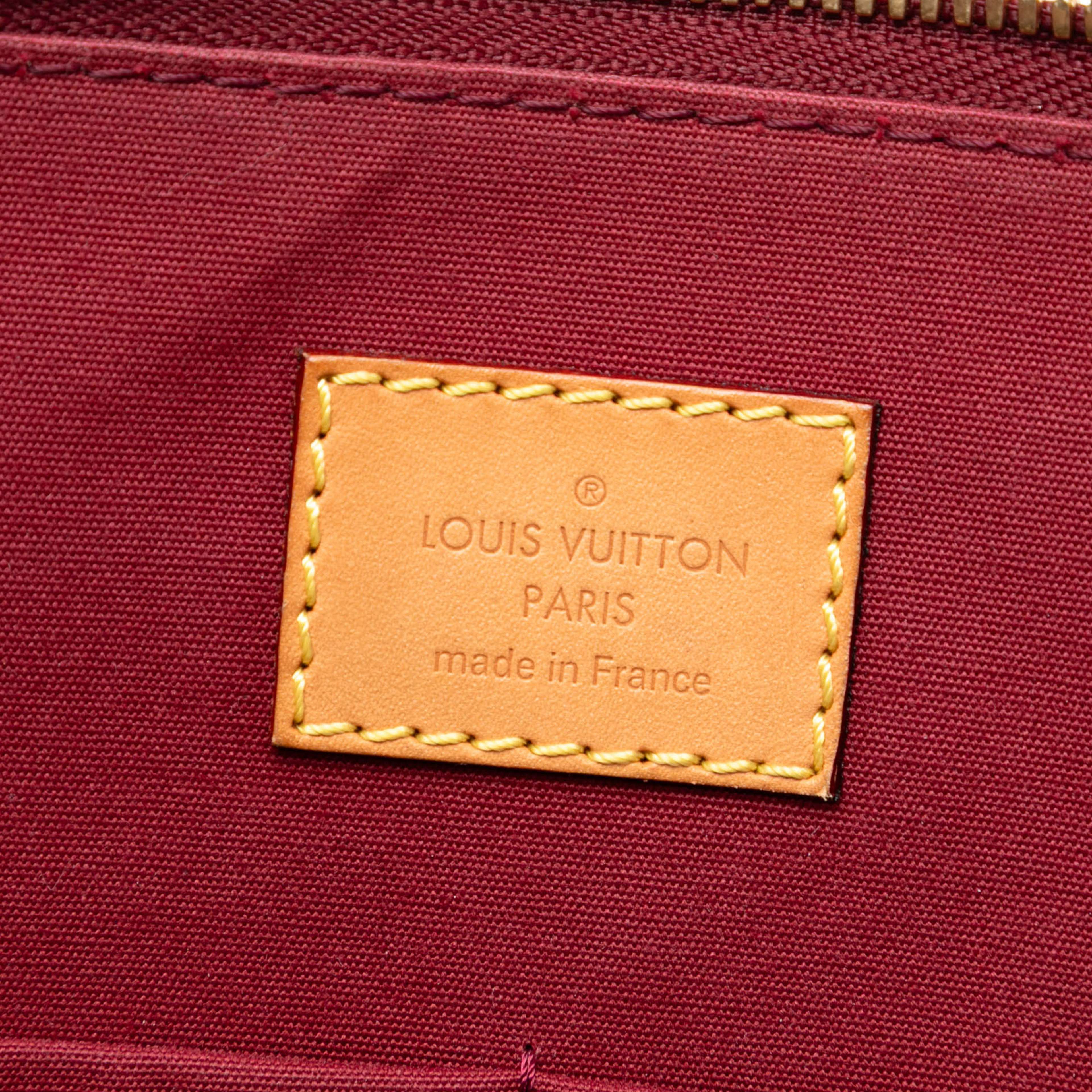 Louis Vuitton Monogram Vernis Alma Pm, från Luxclusif, i färgen burgundy. Klicka för att öppna bilden i stort format