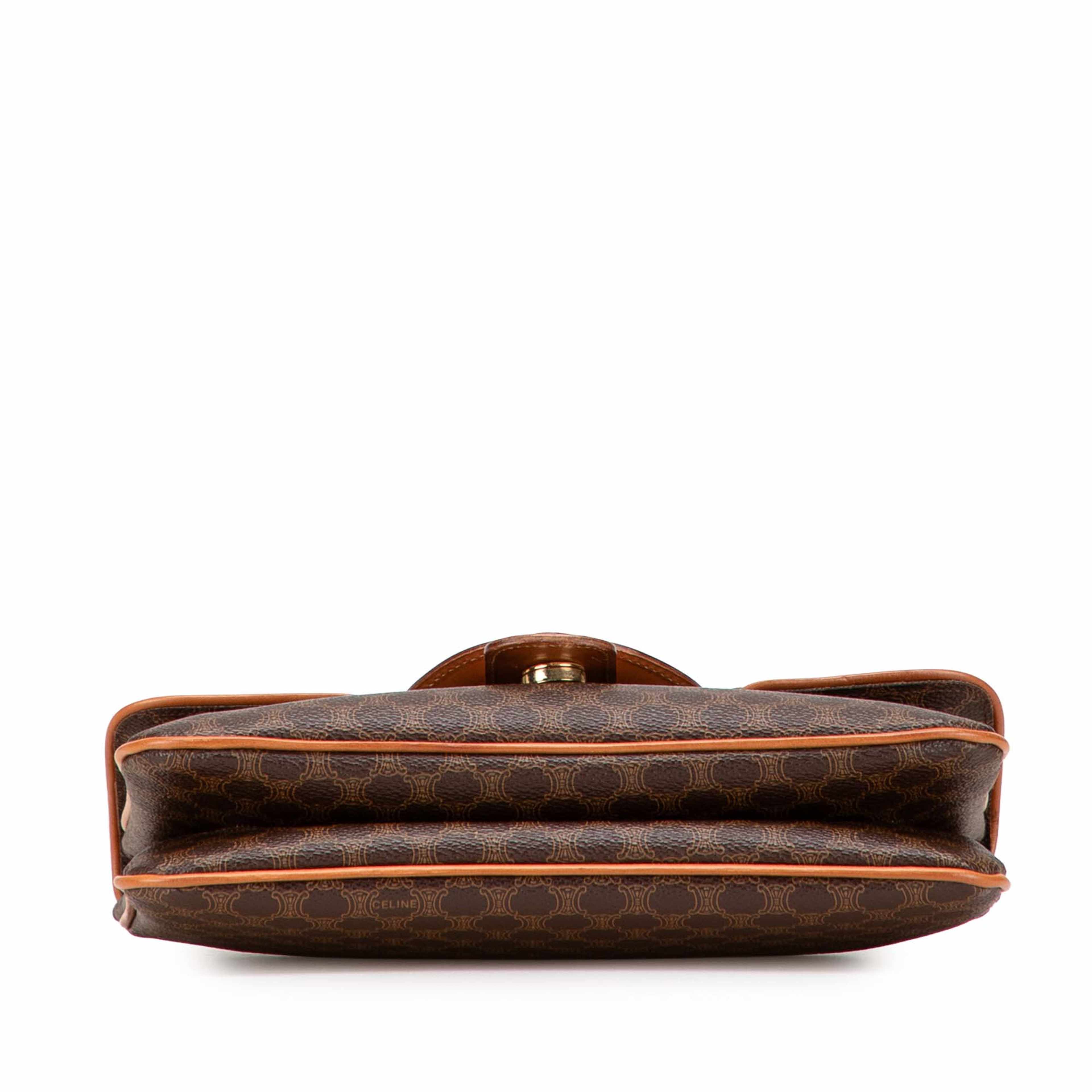 Celine Macadam Coated Canvas Clutch, från Luxclusif, i färgen brown. Klicka för att öppna bilden i stort format
