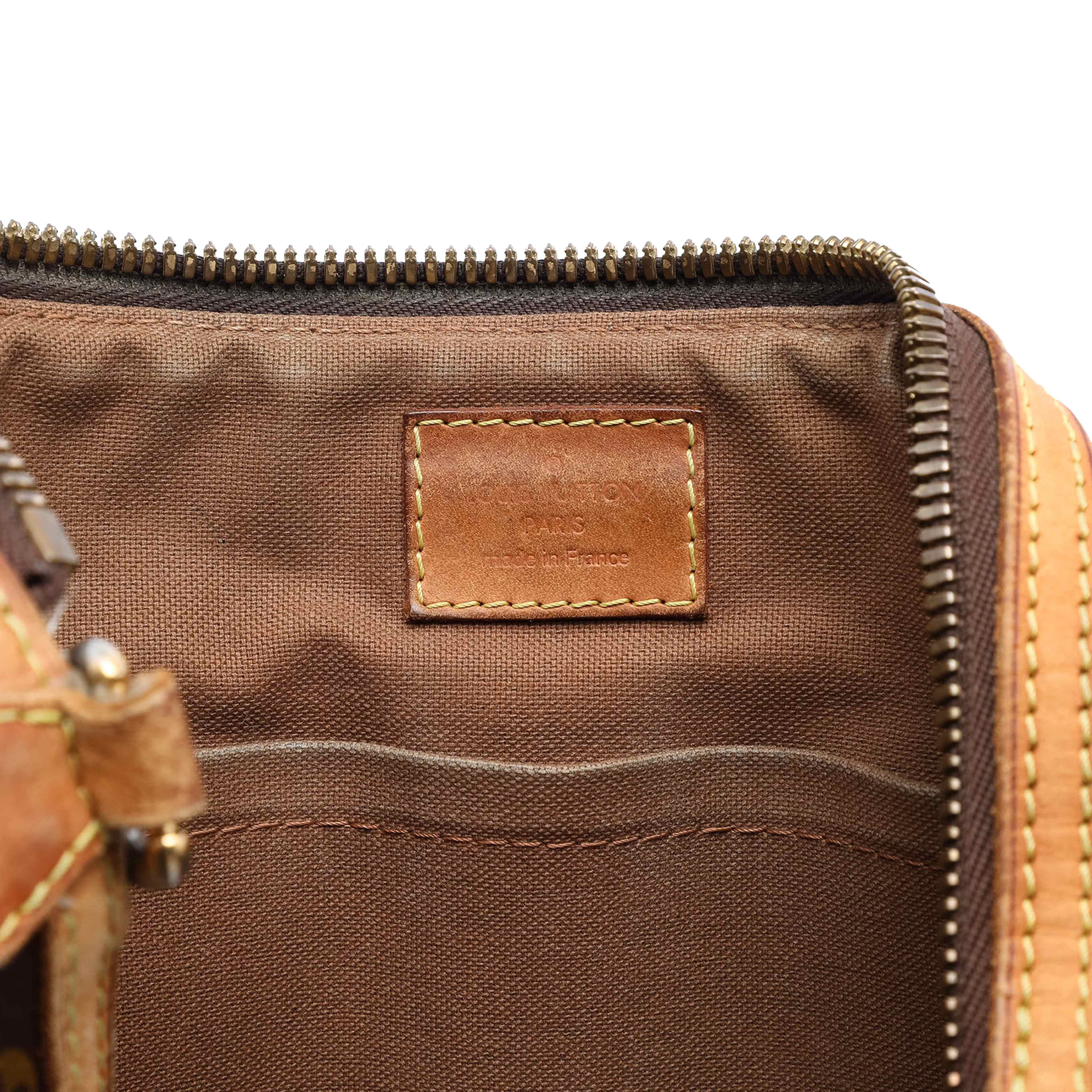 Louis Vuitton Monogram Palermo Pm, från Luxclusif, i färgen brown. Klicka för att öppna bilden i stort format