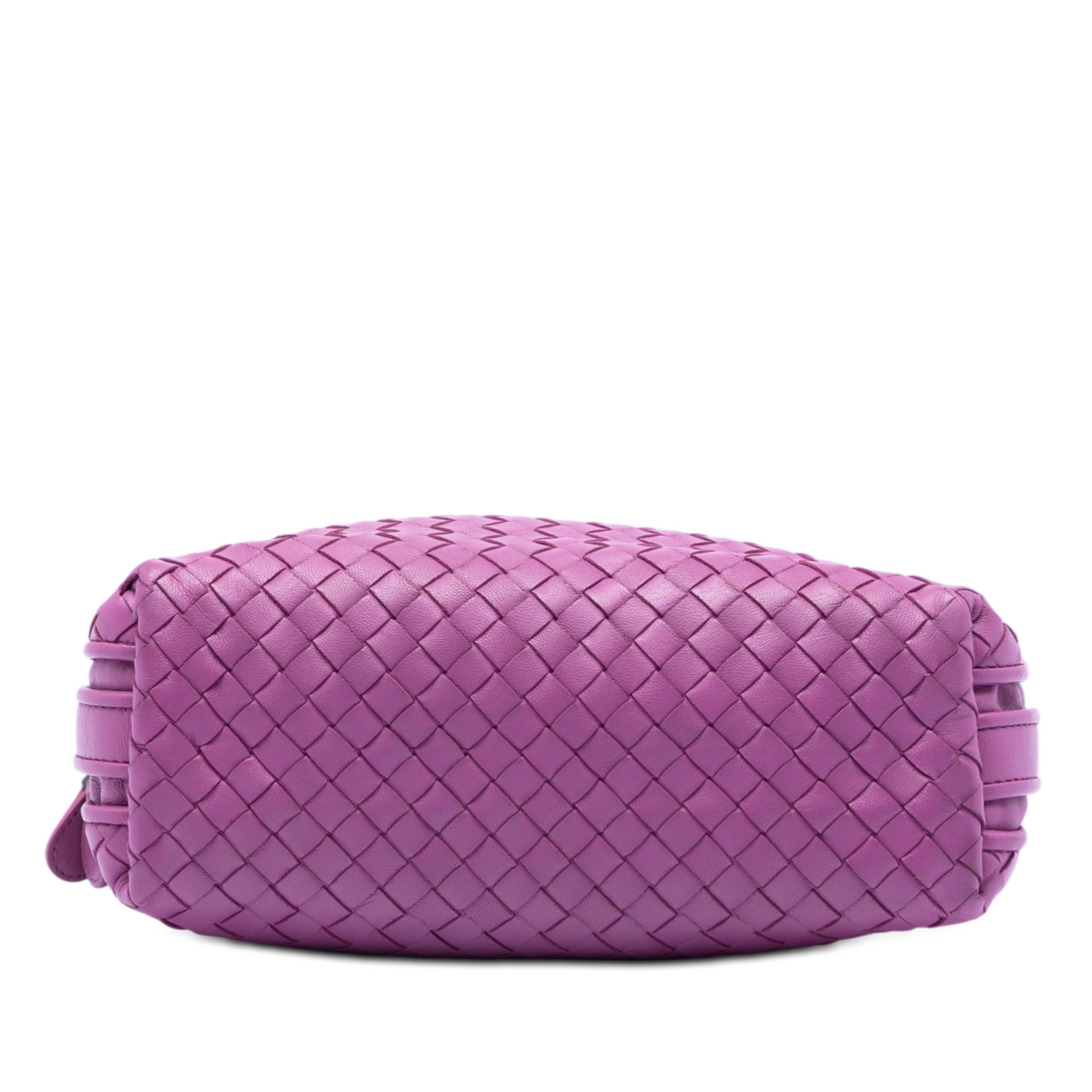 Bottega Veneta Nappa Intrecciato Nodini Double Zip Crossbody, från Luxclusif, i färgen purpur. Klicka för att öppna bilden i stort format