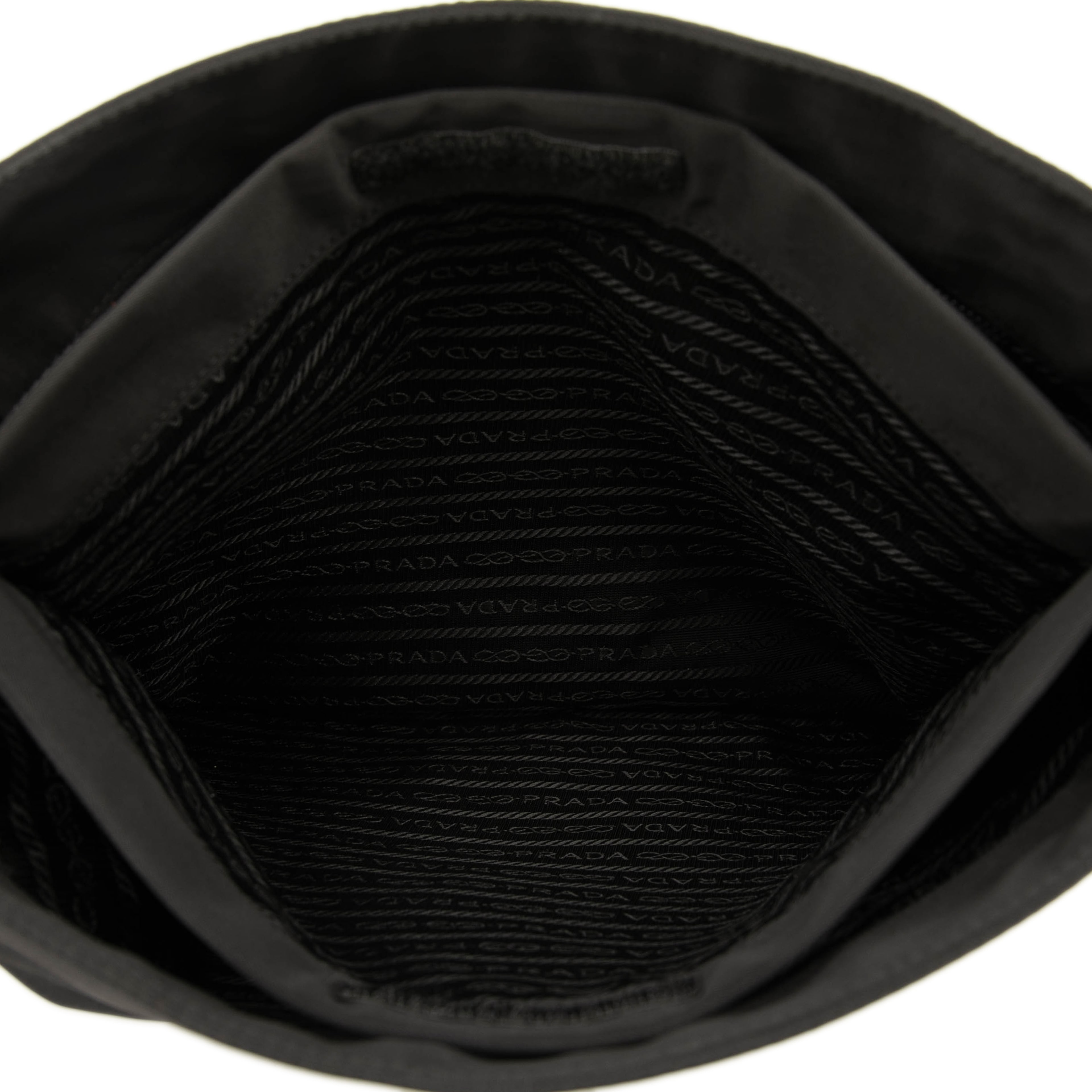 Prada Tessuto Shoulder Bag, från Luxclusif, i färgen black. Klicka för att öppna bilden i stort format