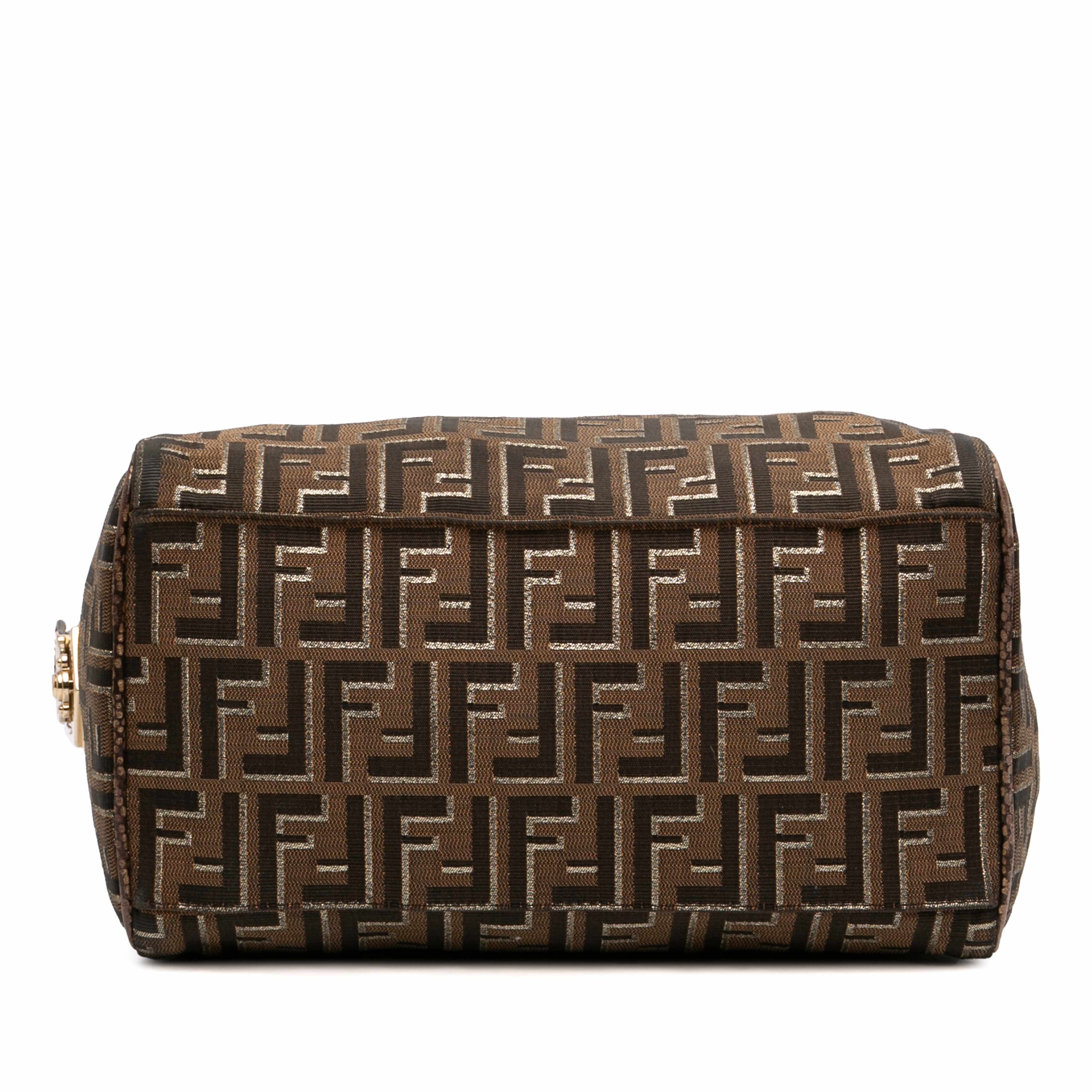 Fendi Zucca Canvas Chef Boston Bag, från Luxclusif, i färgen brown. Klicka för att öppna bilden i stort format