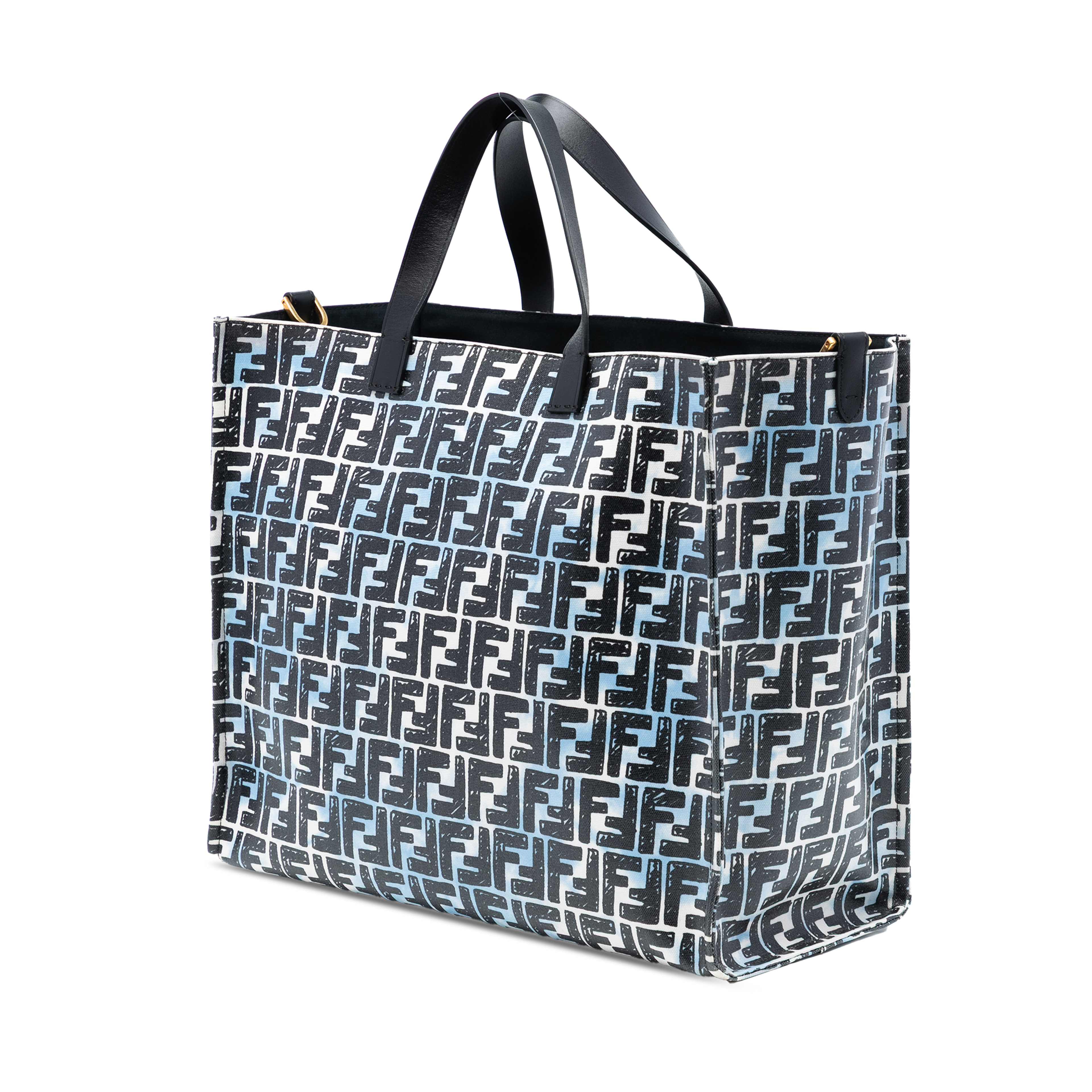 Fendi Joshua Vides Zucca Coated Canvas Cloudy Shopper Satchel, från Luxclusif, i färgen blue. Klicka för att öppna bilden i stort format