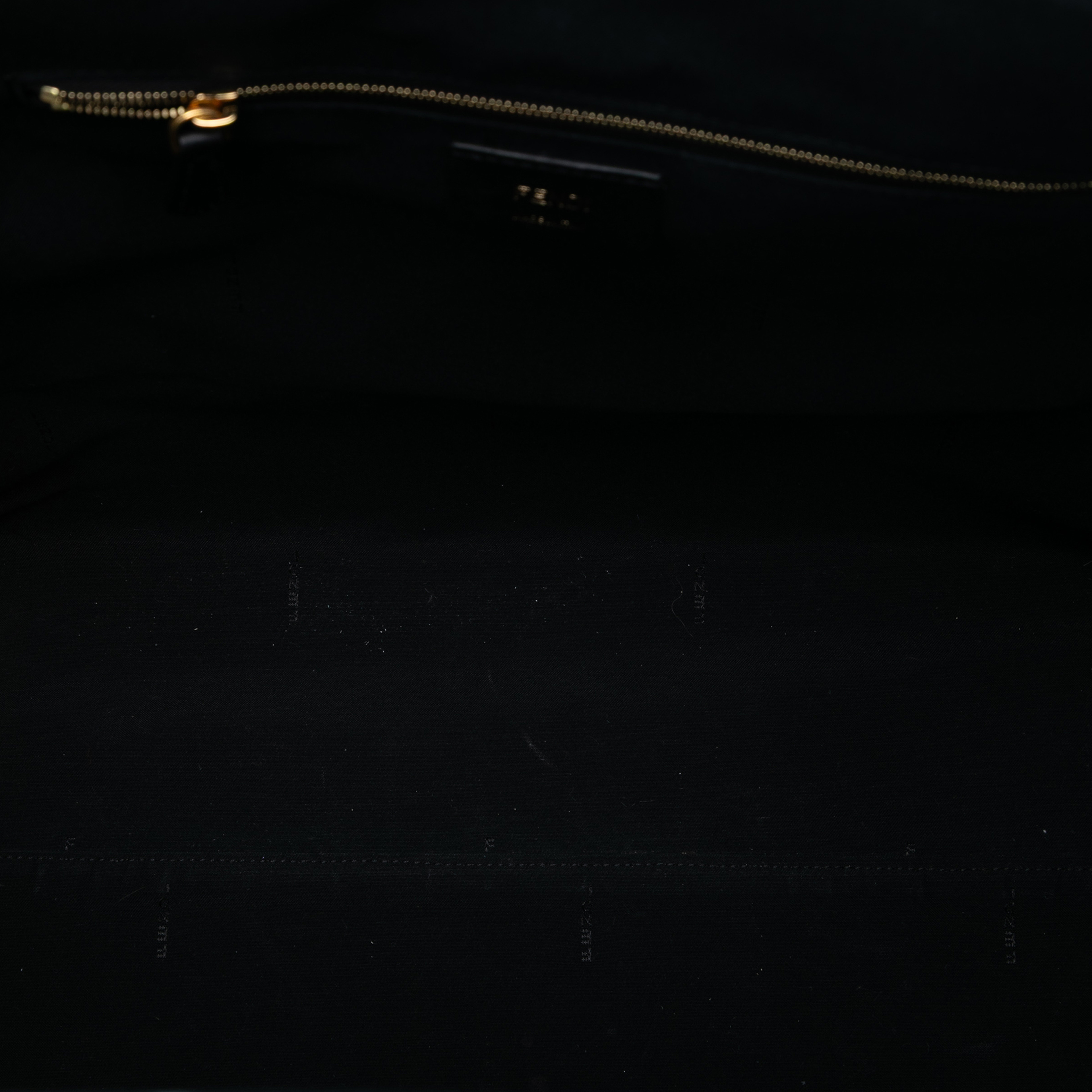 Fendi Joshua Vides Zucca Coated Canvas Cloudy Shopper Satchel, från Luxclusif, i färgen blue. Klicka för att öppna bilden i stort format