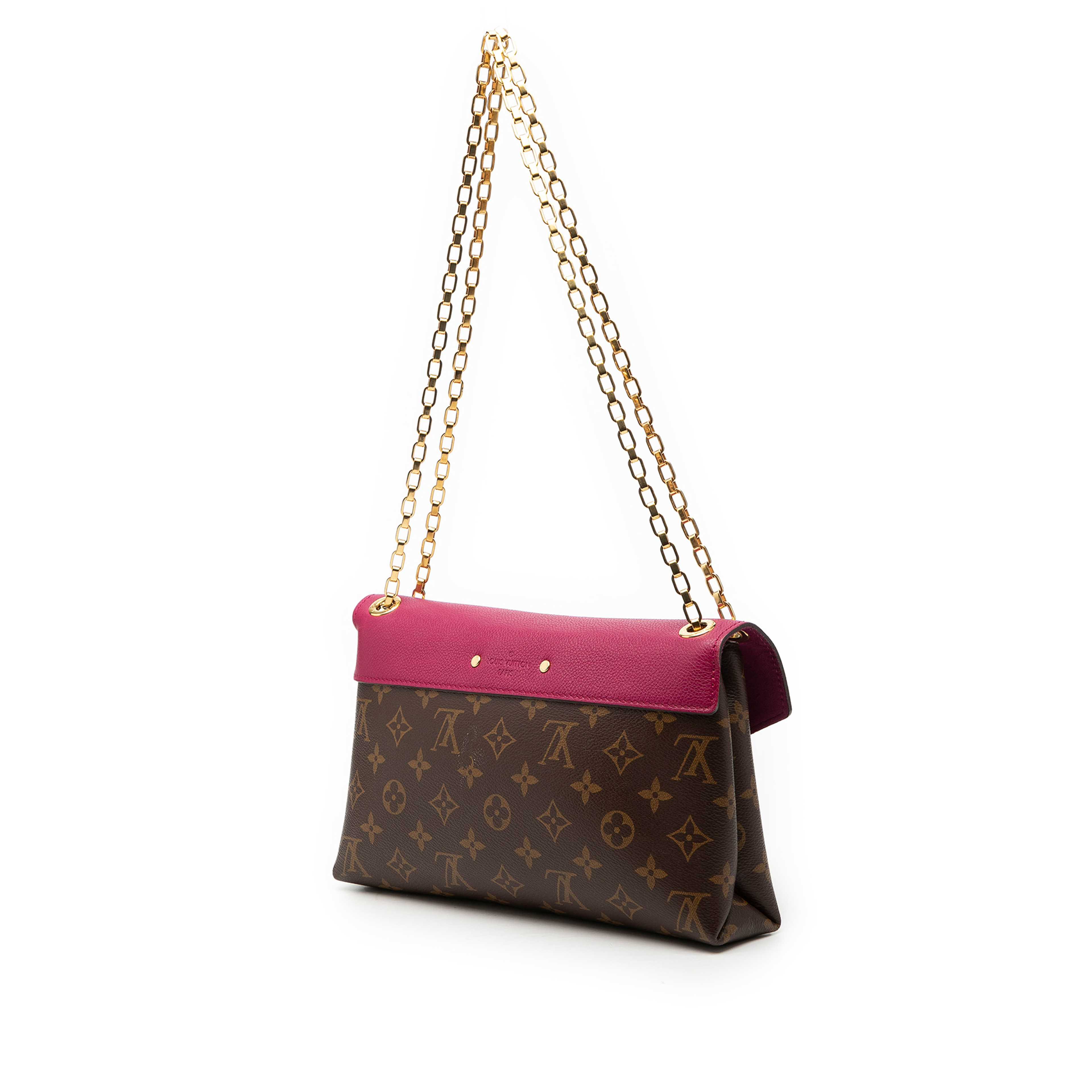 Louis Vuitton Monogram Pallas Chain, från Luxclusif, i färgen brun. Klicka för att öppna bilden i stort format