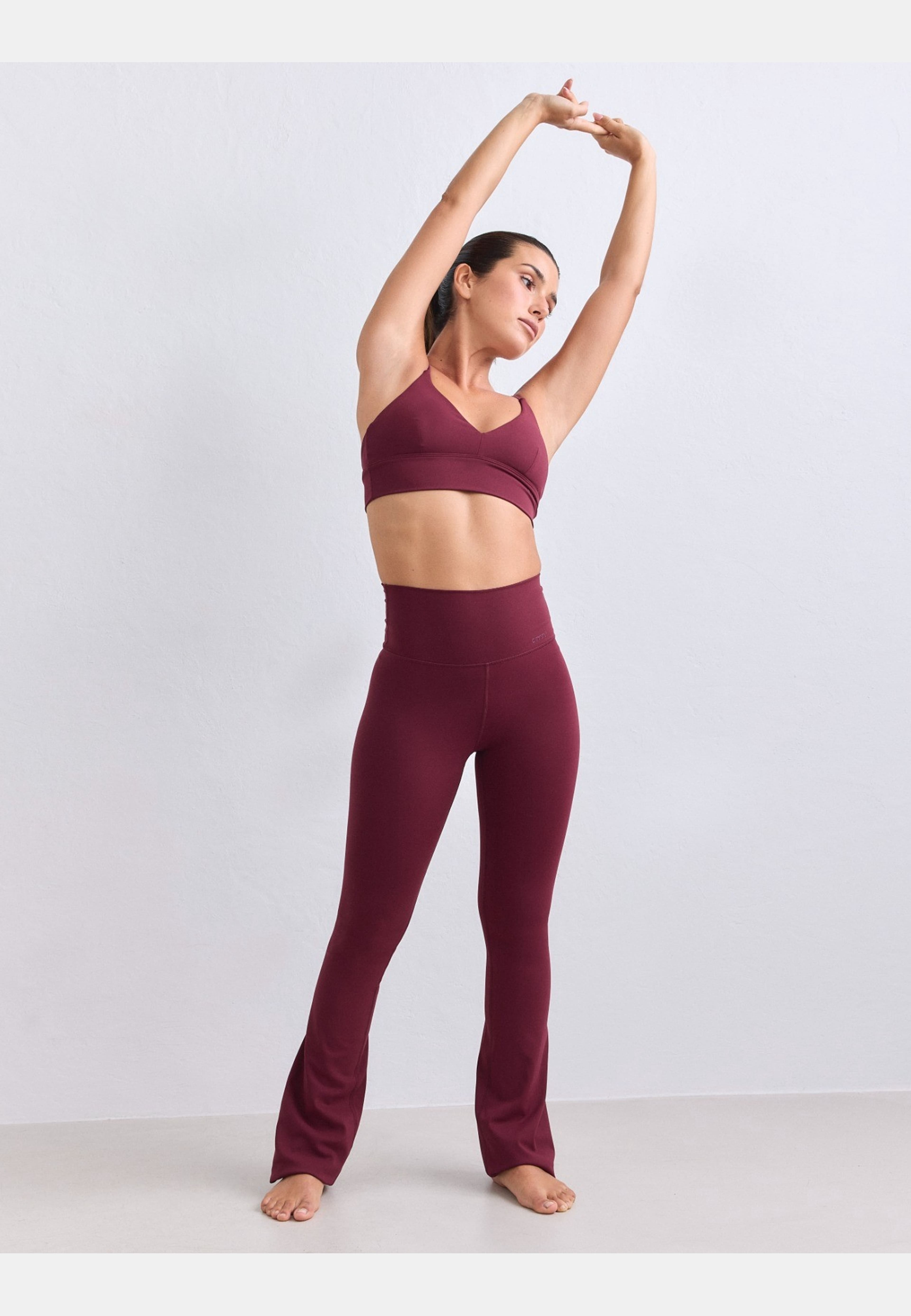Sense Flare Tights, från aim'n, i färgen merlot. Klicka för att öppna bilden i stort format