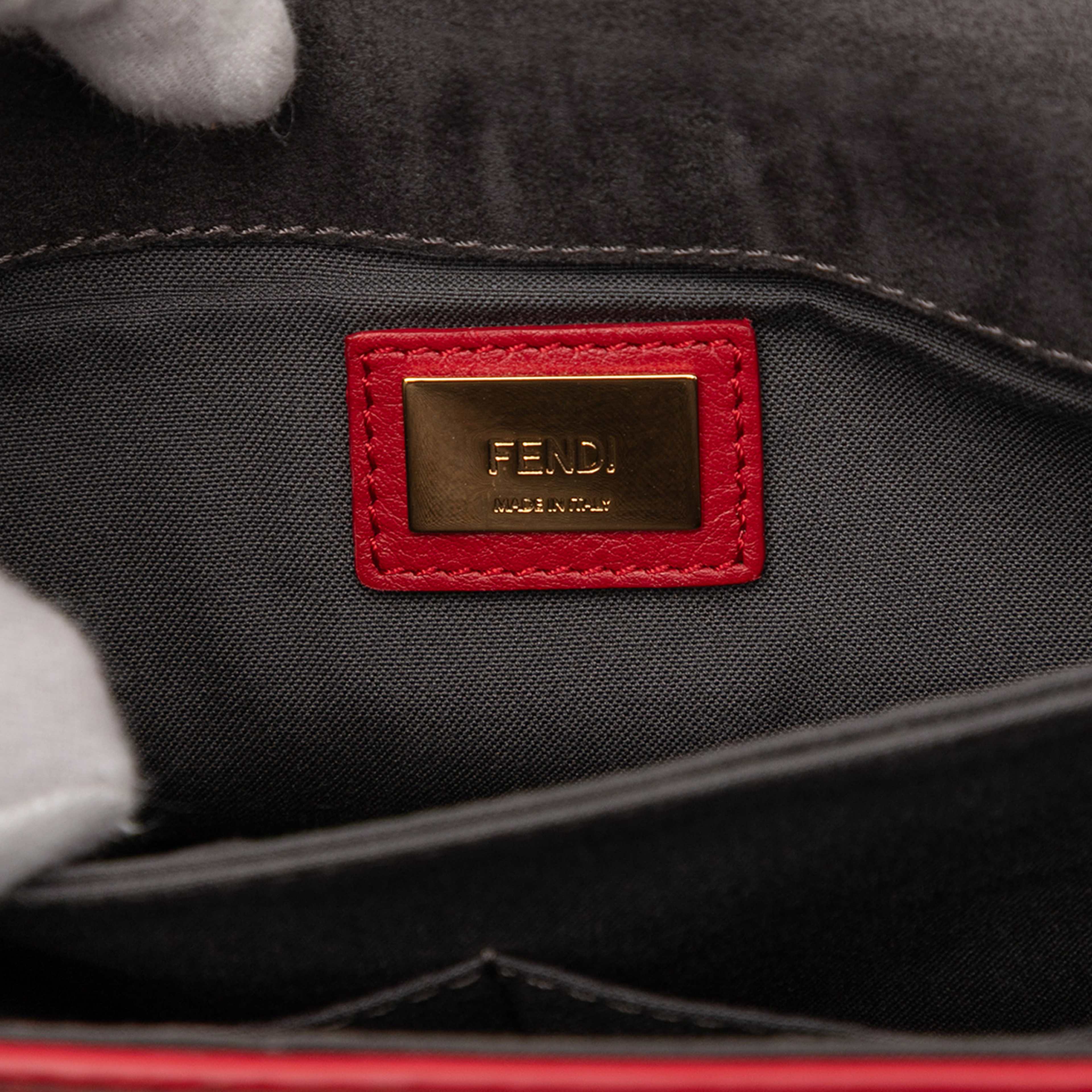 Fendi Leather 3baguette Shoulder Bag, från Luxclusif, i färgen red. Klicka för att öppna bilden i stort format