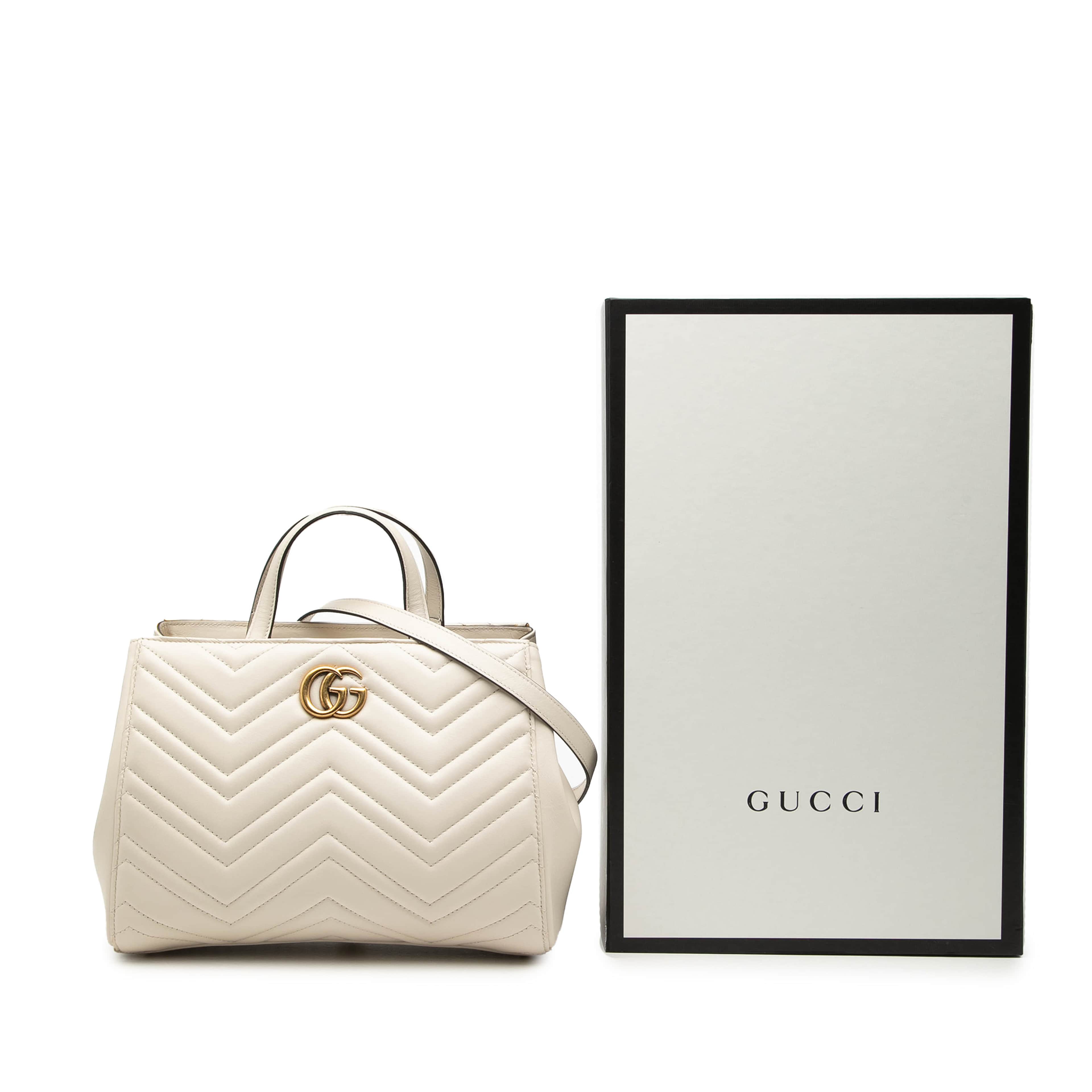 Gucci Small Gg Marmont Matelasse Calfskin Satchel, från Luxclusif, i färgen vit. Klicka för att öppna bilden i stort format