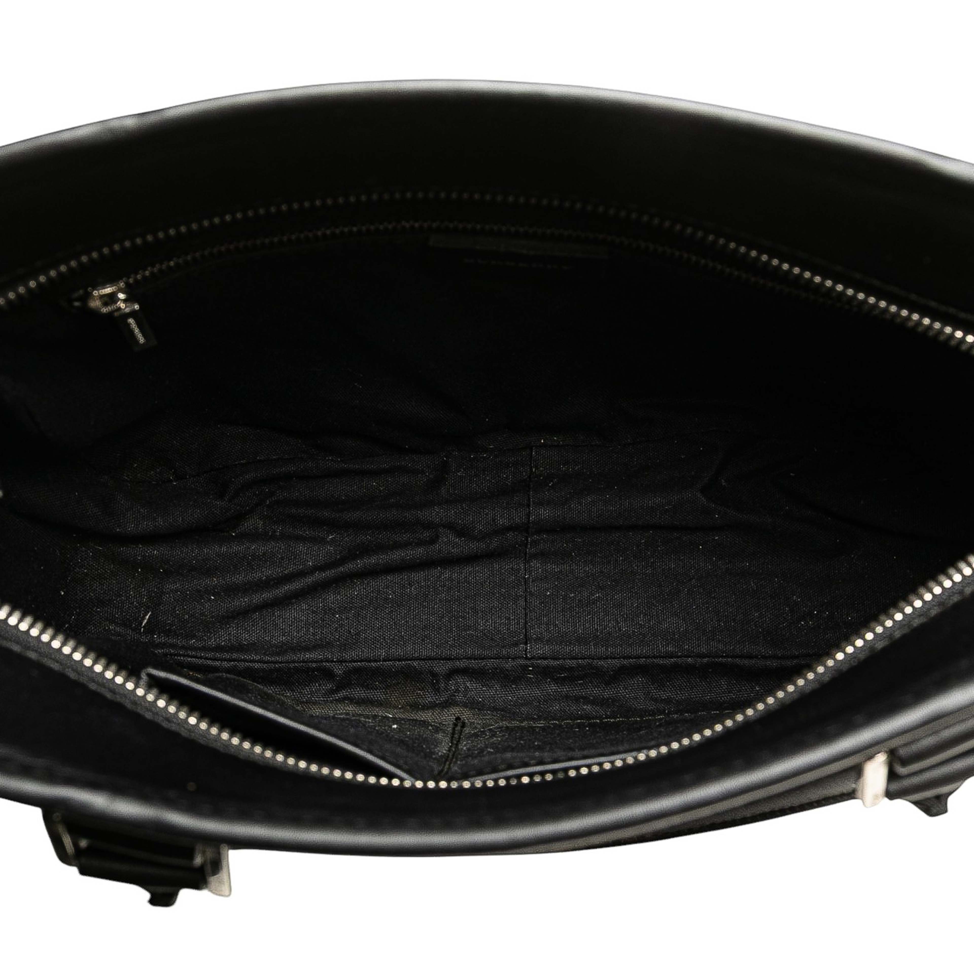 Burberry Superenova Check Wool Tote, från Luxclusif, i färgen black. Klicka för att öppna bilden i stort format