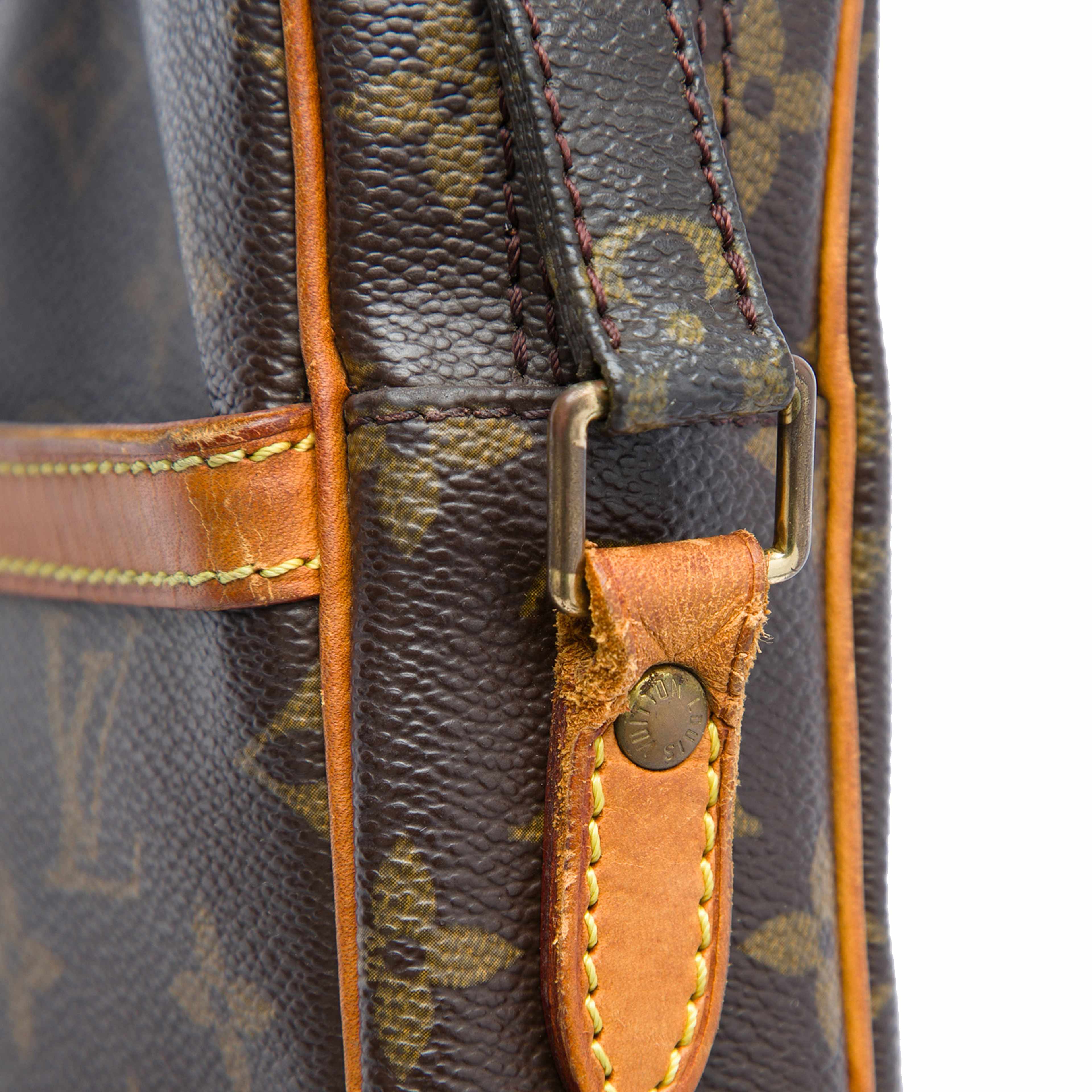Louis Vuitton Monogram Danube, från Luxclusif, i färgen brun. Klicka för att öppna bilden i stort format