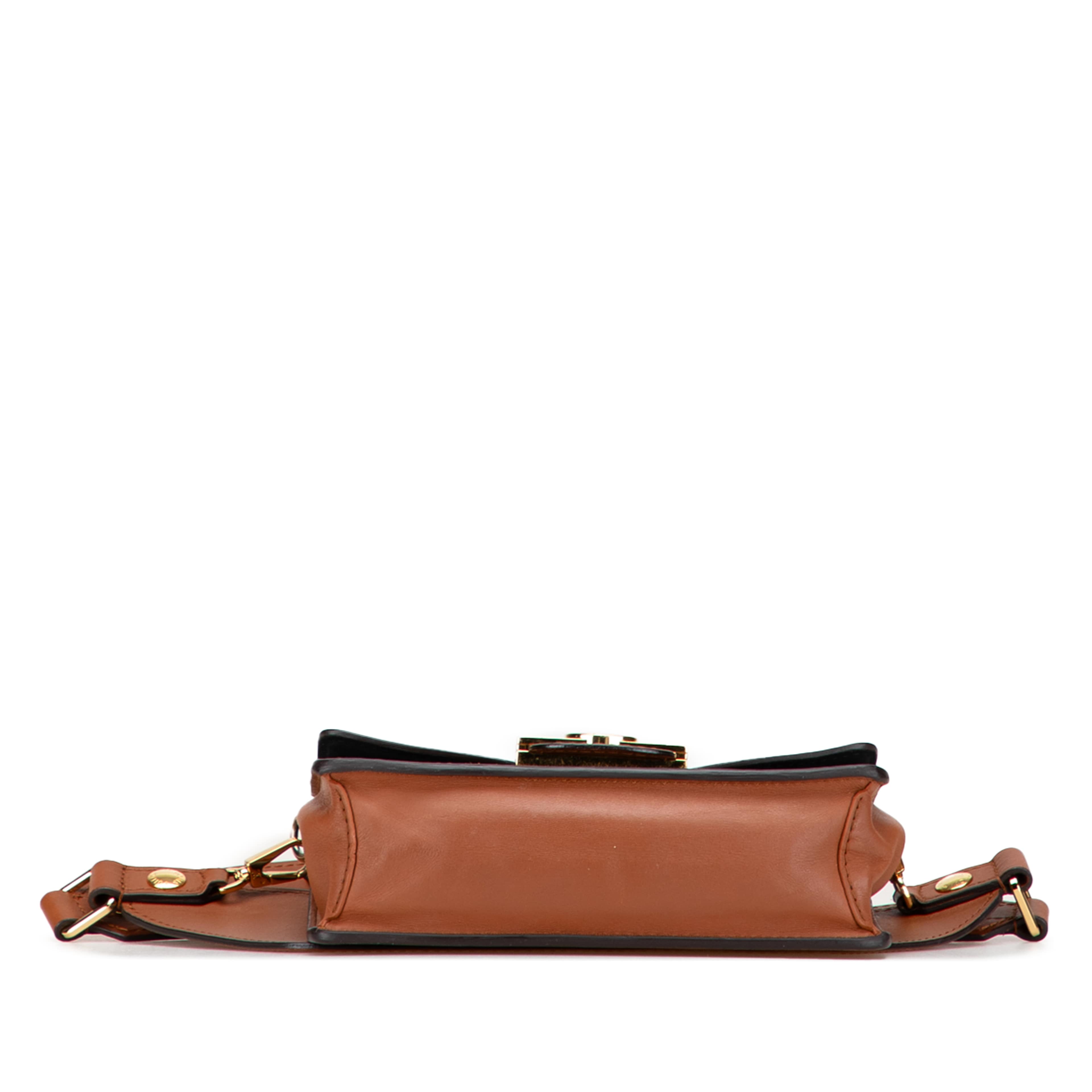 Louis Vuitton Monogram Reverse Dauphine Bumbag, från Luxclusif, i färgen brown. Klicka för att öppna bilden i stort format