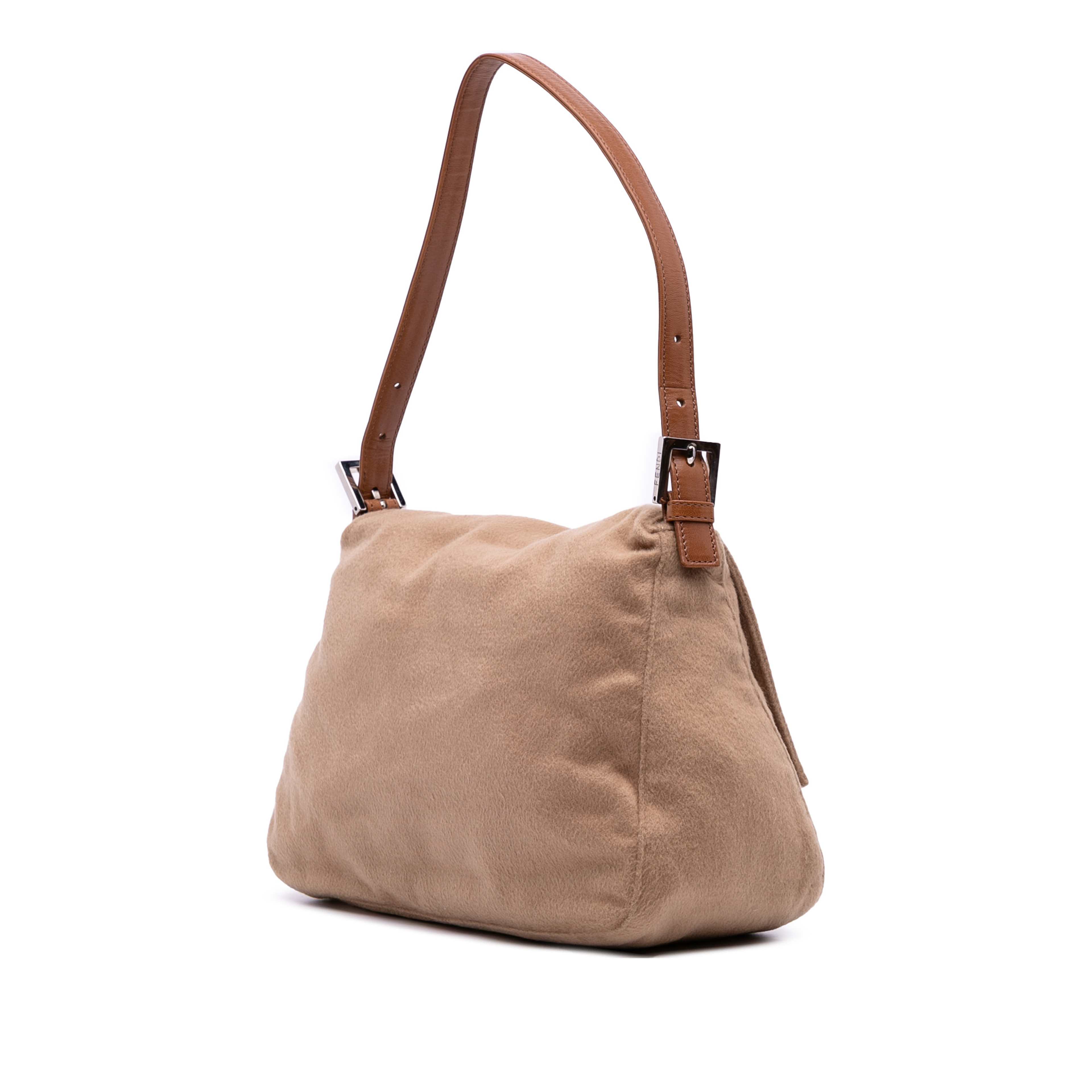 Fendi Cashmere Mamma Baguette light brown från Luxclusif