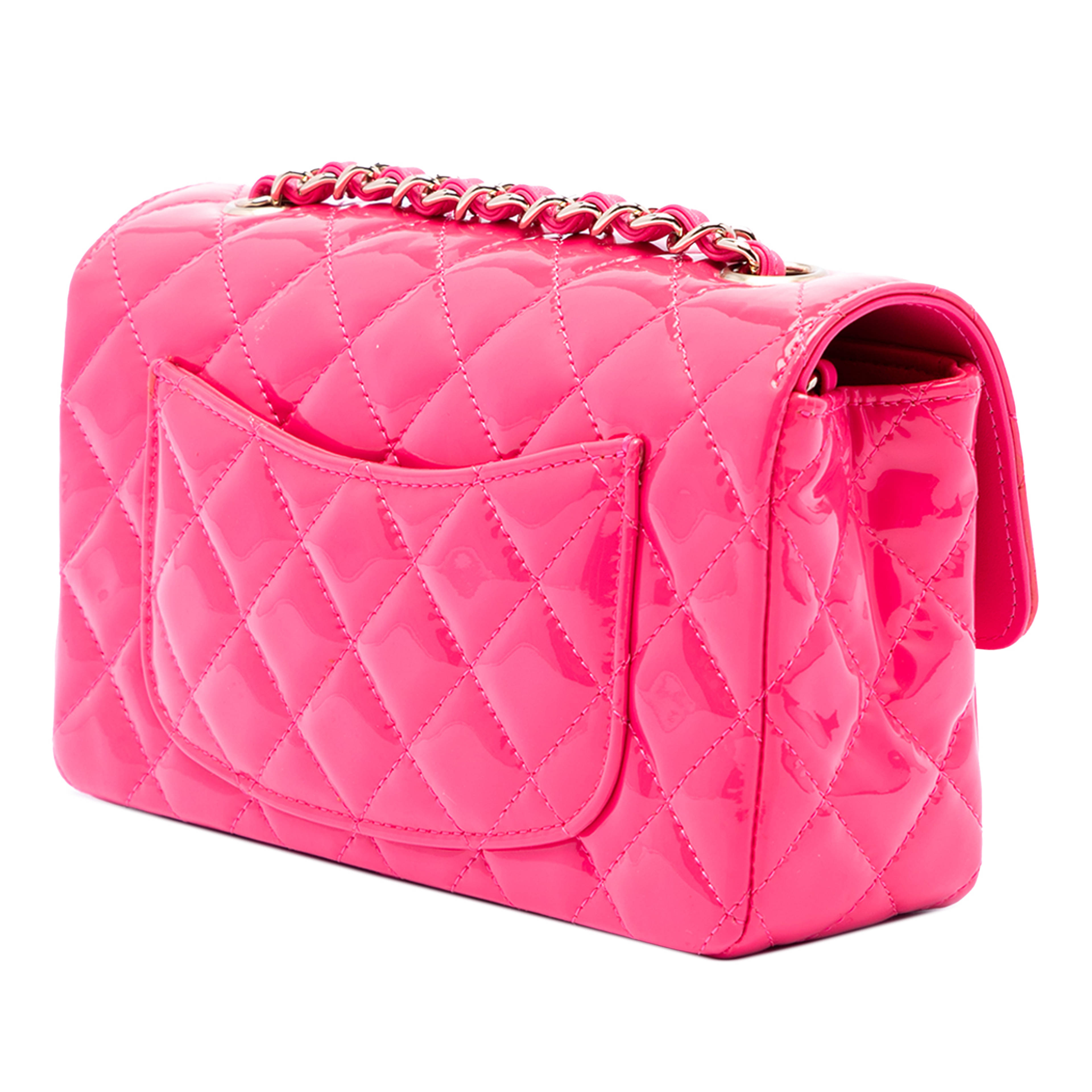Chanel Mini Rectangular Classic Patent Single Flap, från Luxclusif, i färgen rosa. Klicka för att öppna bilden i stort format